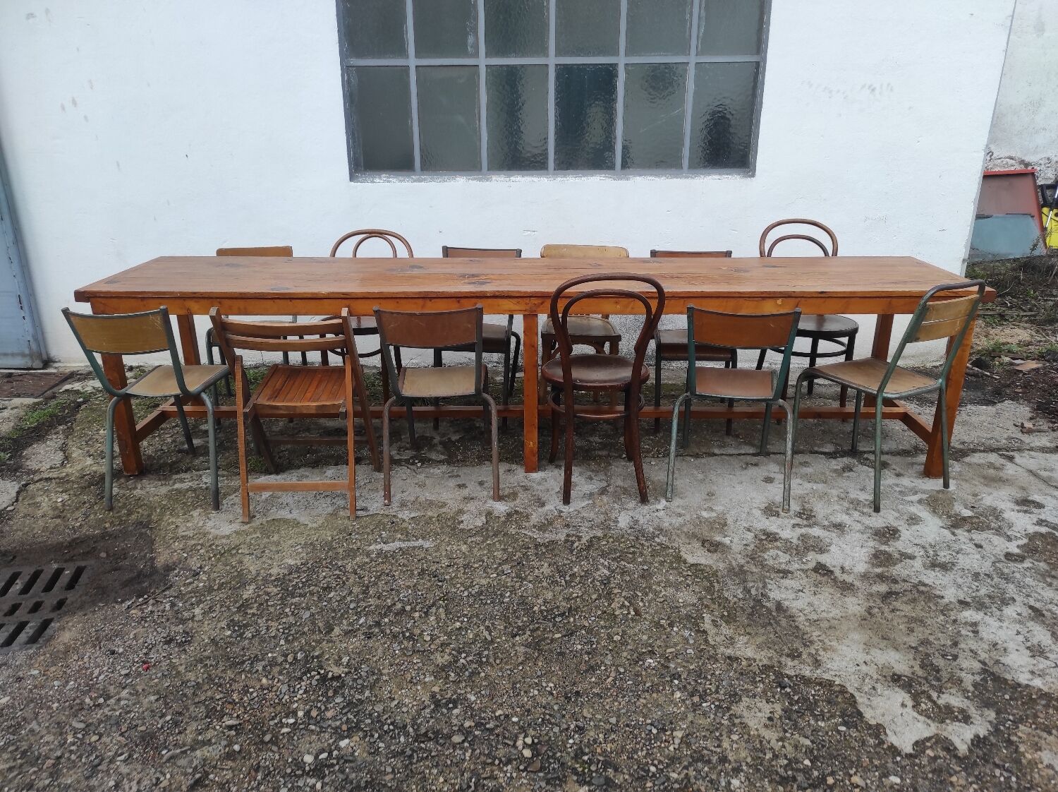 Old country farmhouse table of 3m50 for 12 people with rustic fir spacers