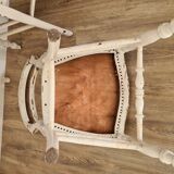 Paire d'anciennes chaises en bois blanc