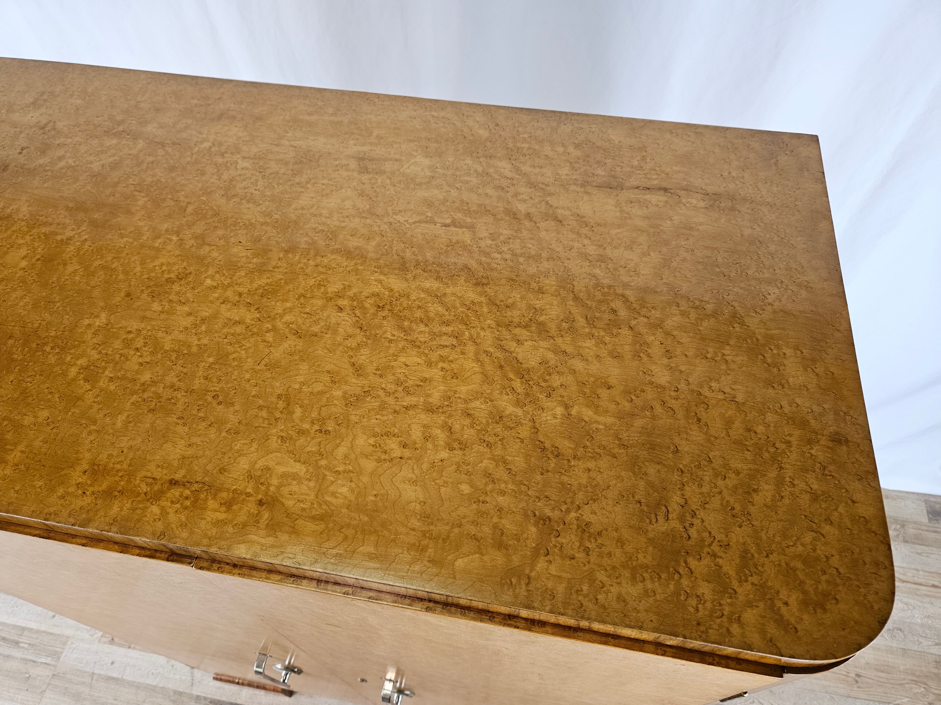 Art decò sideboard in thuja and walnut