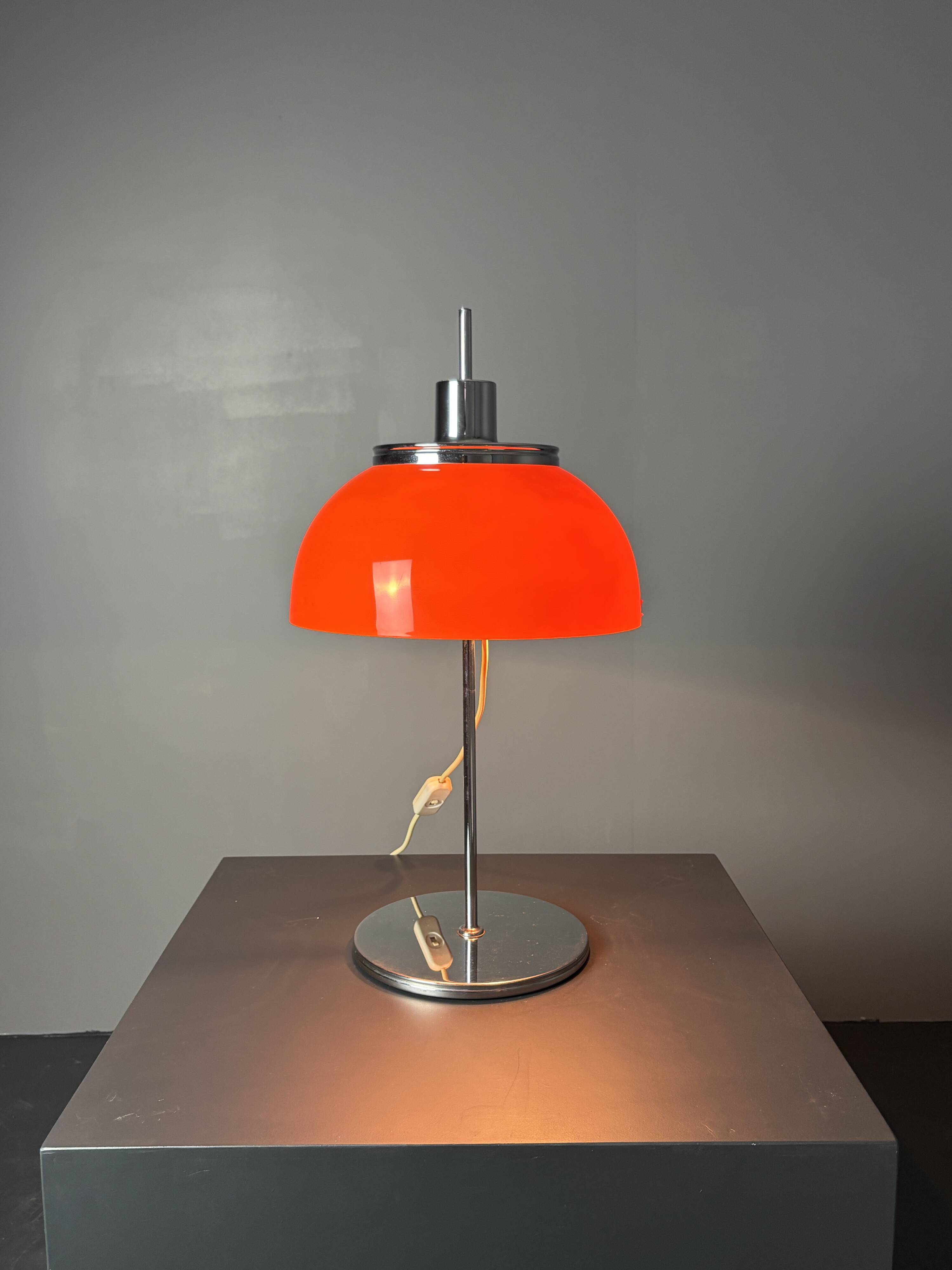 Midcentury "Faro" space age table lamp by Luigi Massoni for Guzzini, 1970s