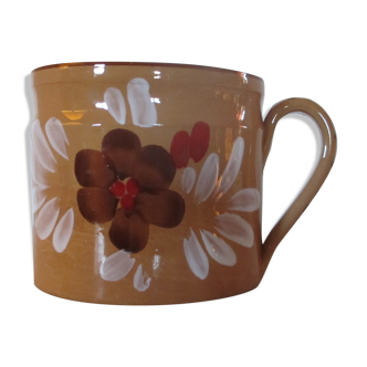 Enamelled earthenware pot