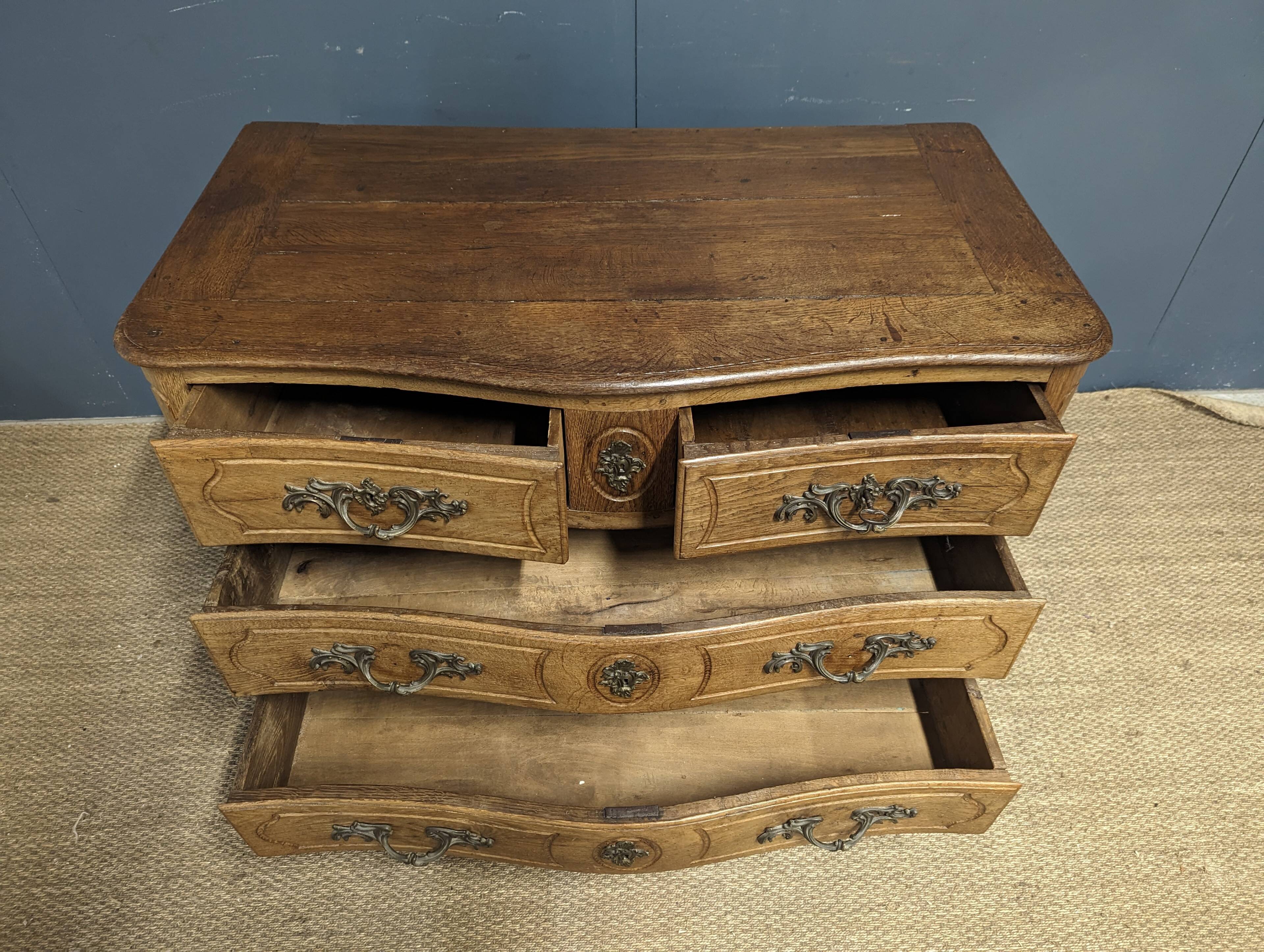 Louis XIV period chest of drawers in oak