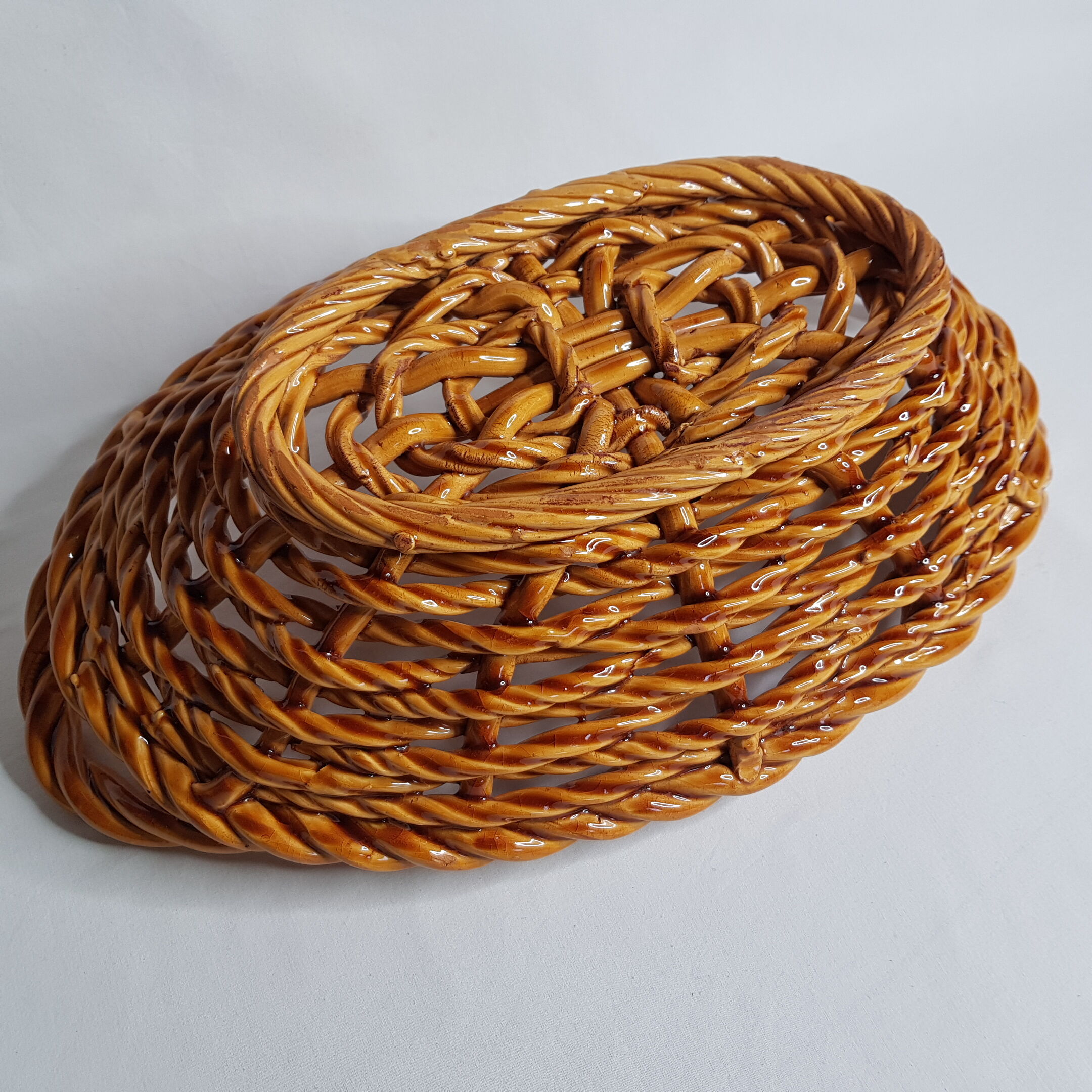 Fruit basket in golden yellow braided dab