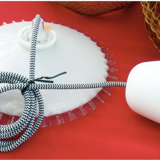 Plafonniers en opaline dentelée années 40-50 électrifiée