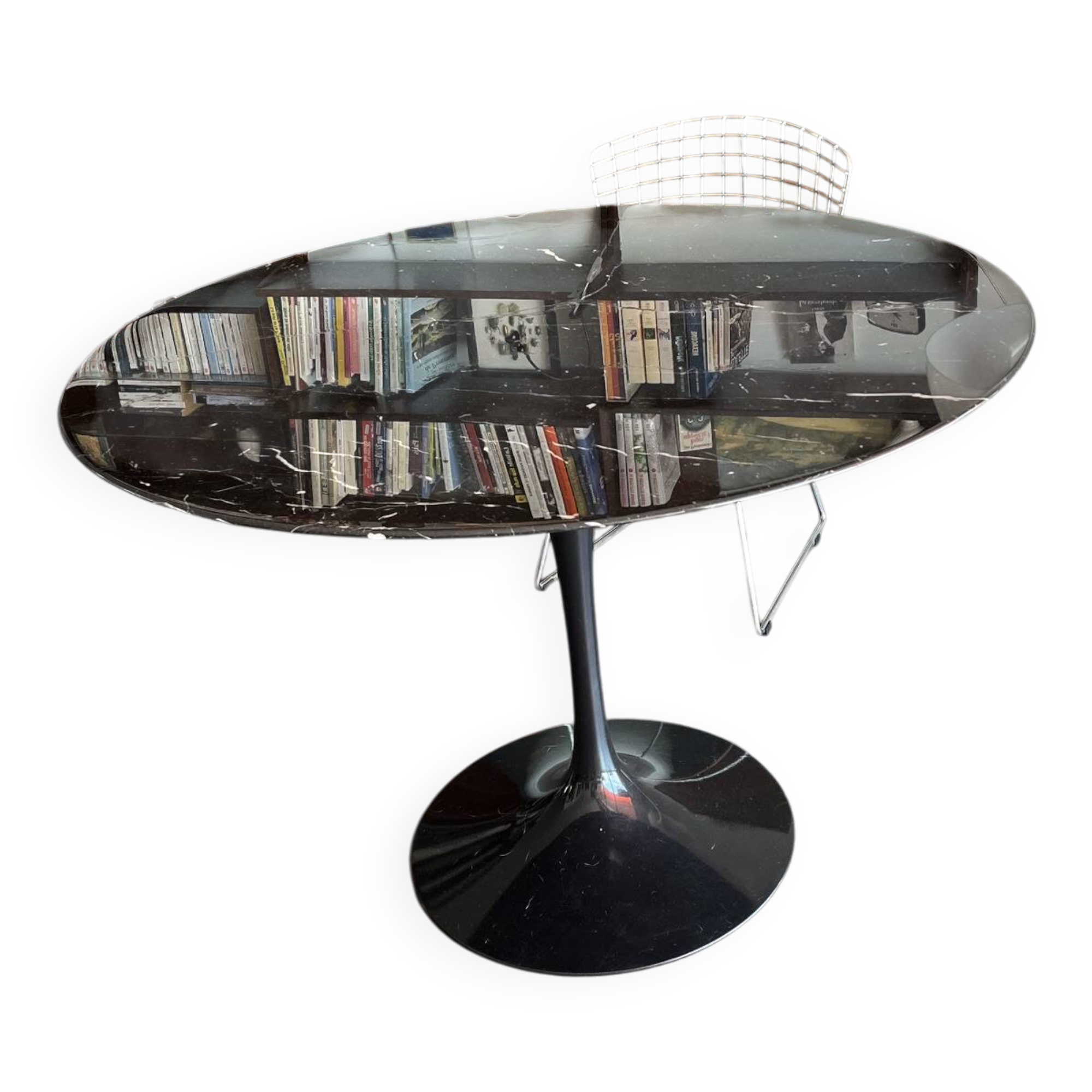Black marble round table Knoll