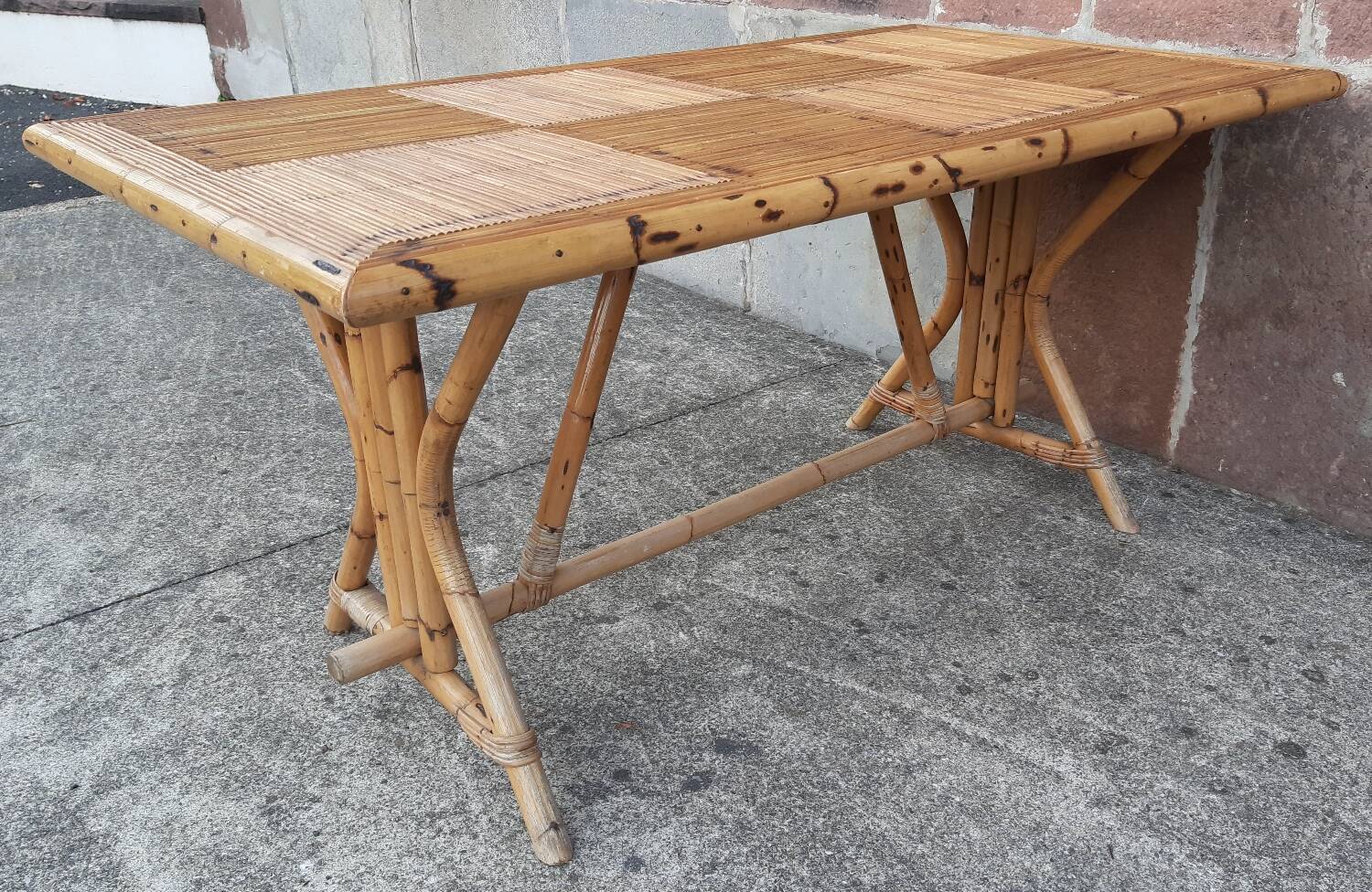 Table and 6 chairs made of bamboo and rattan
