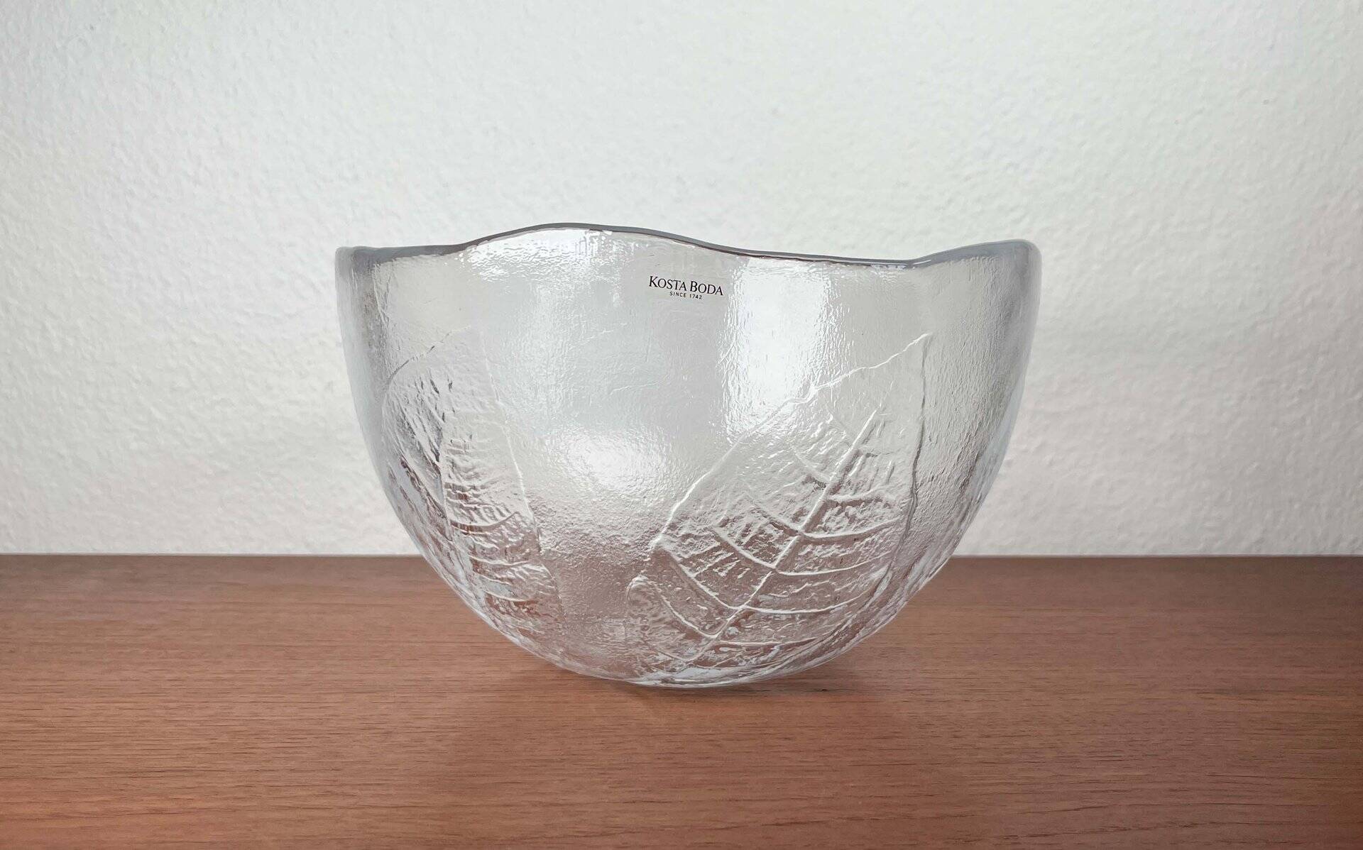 Large vintage Swedish glass bowl with floral decoration by Ann Wärff for Kosta Boda, 1970s.