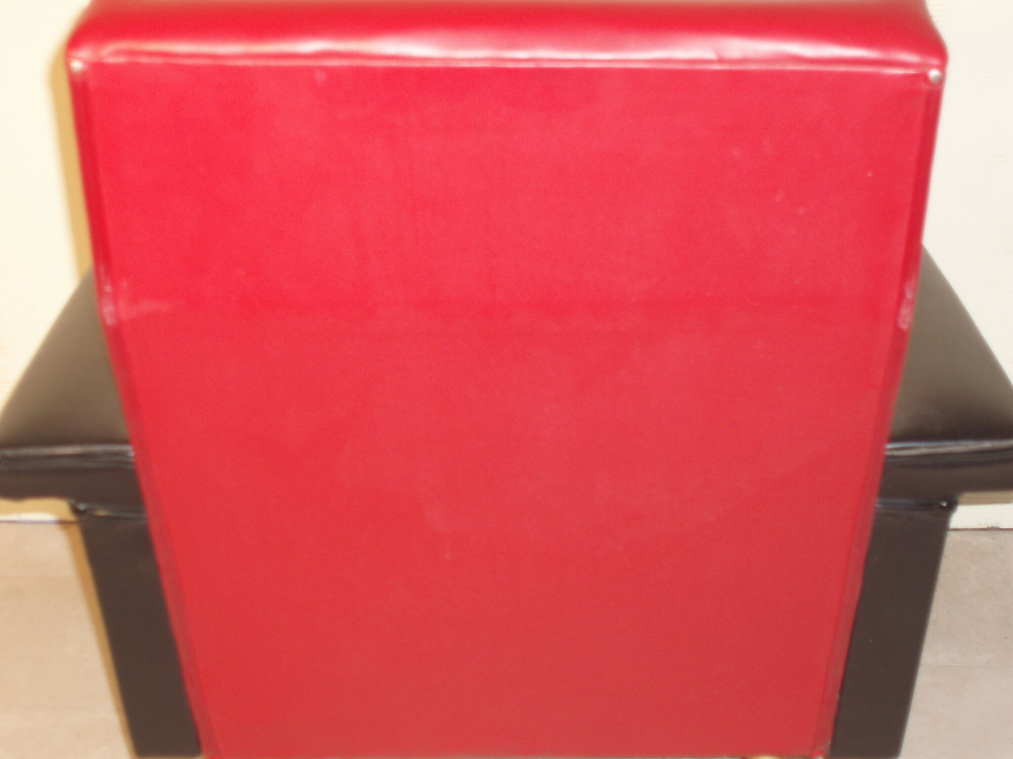 Pair of chairs in leather of the 1970s