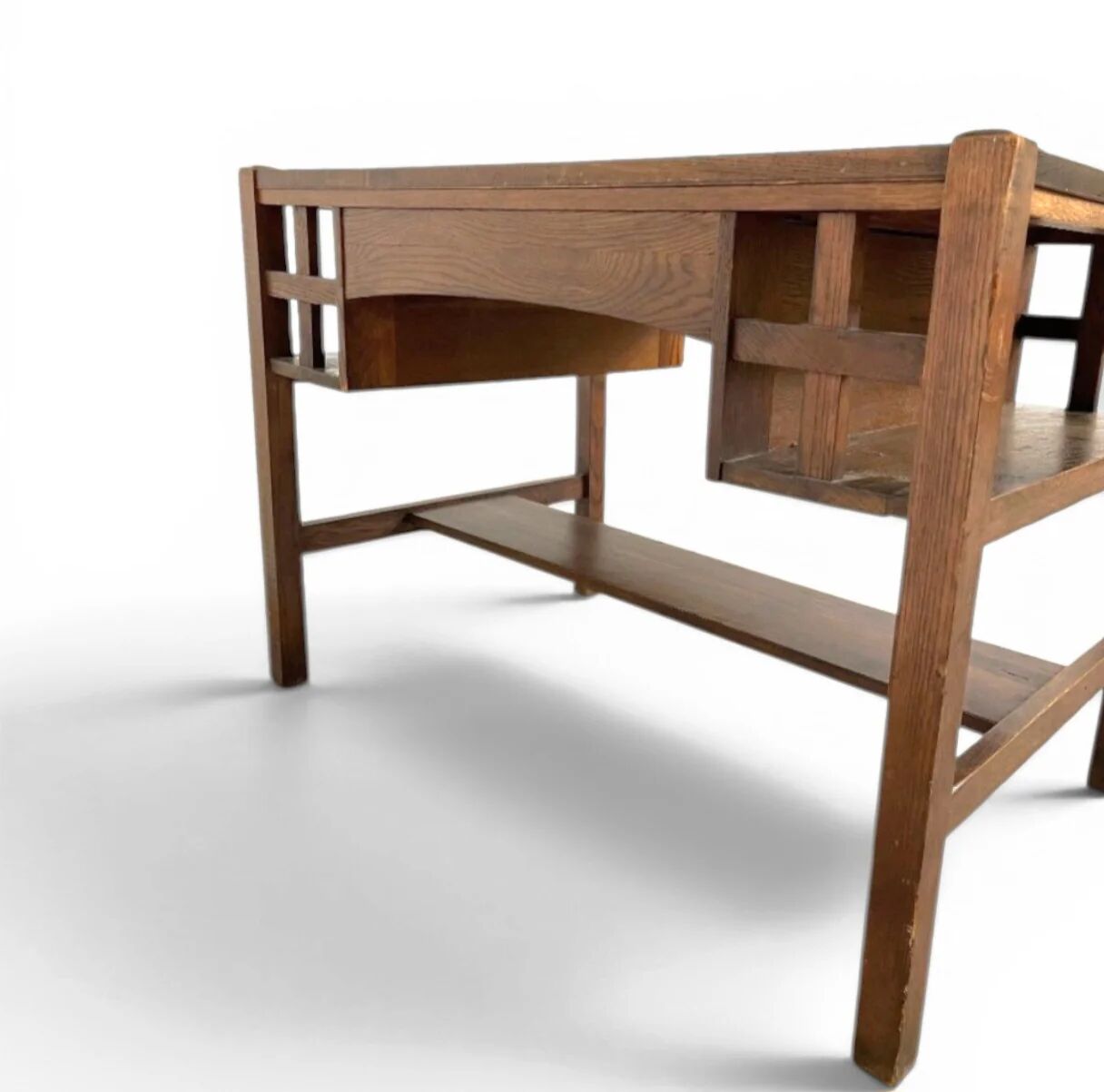 Early 20th-century oak Arts and Crafts desk by Bourn - Hadley USA / 1920s / USA / Stickley Brothers