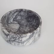Bol cylindrique en marbre blanc/lilas
