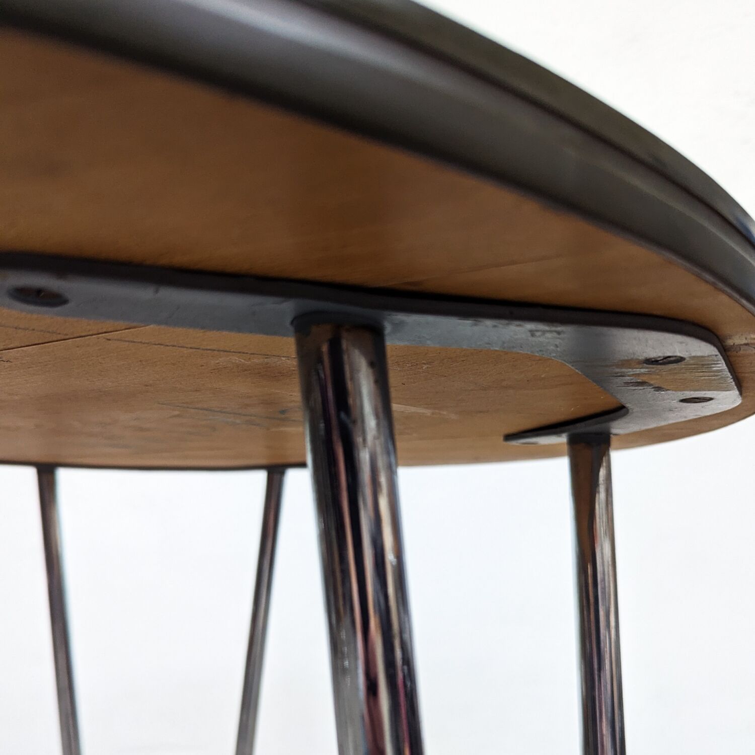 Table Bauhaus en acier tubulaire par Robert Slezák