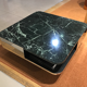 Table small marbre vert inox red edition