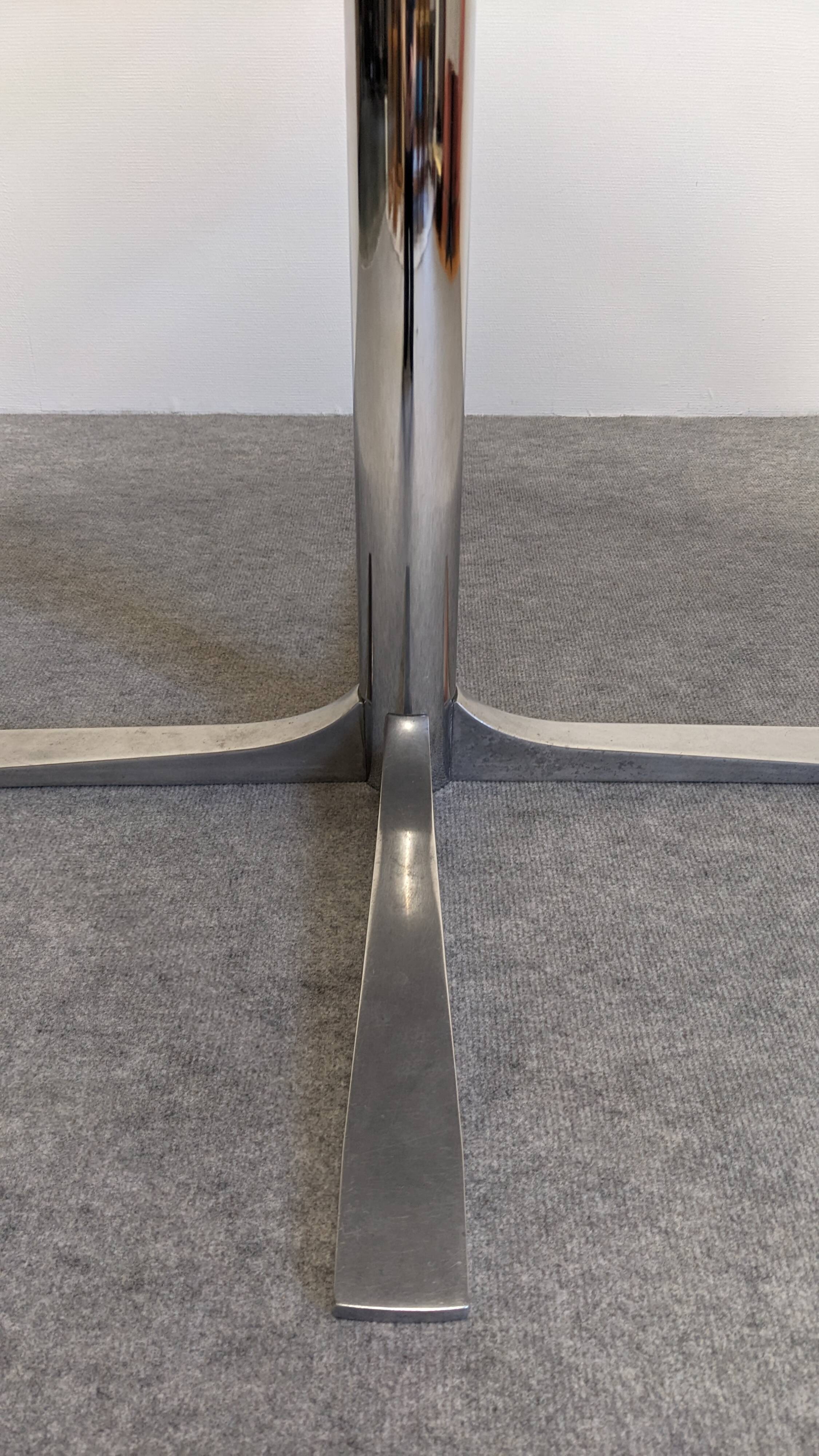 Extendable round table Space Age, Italy circa 1970