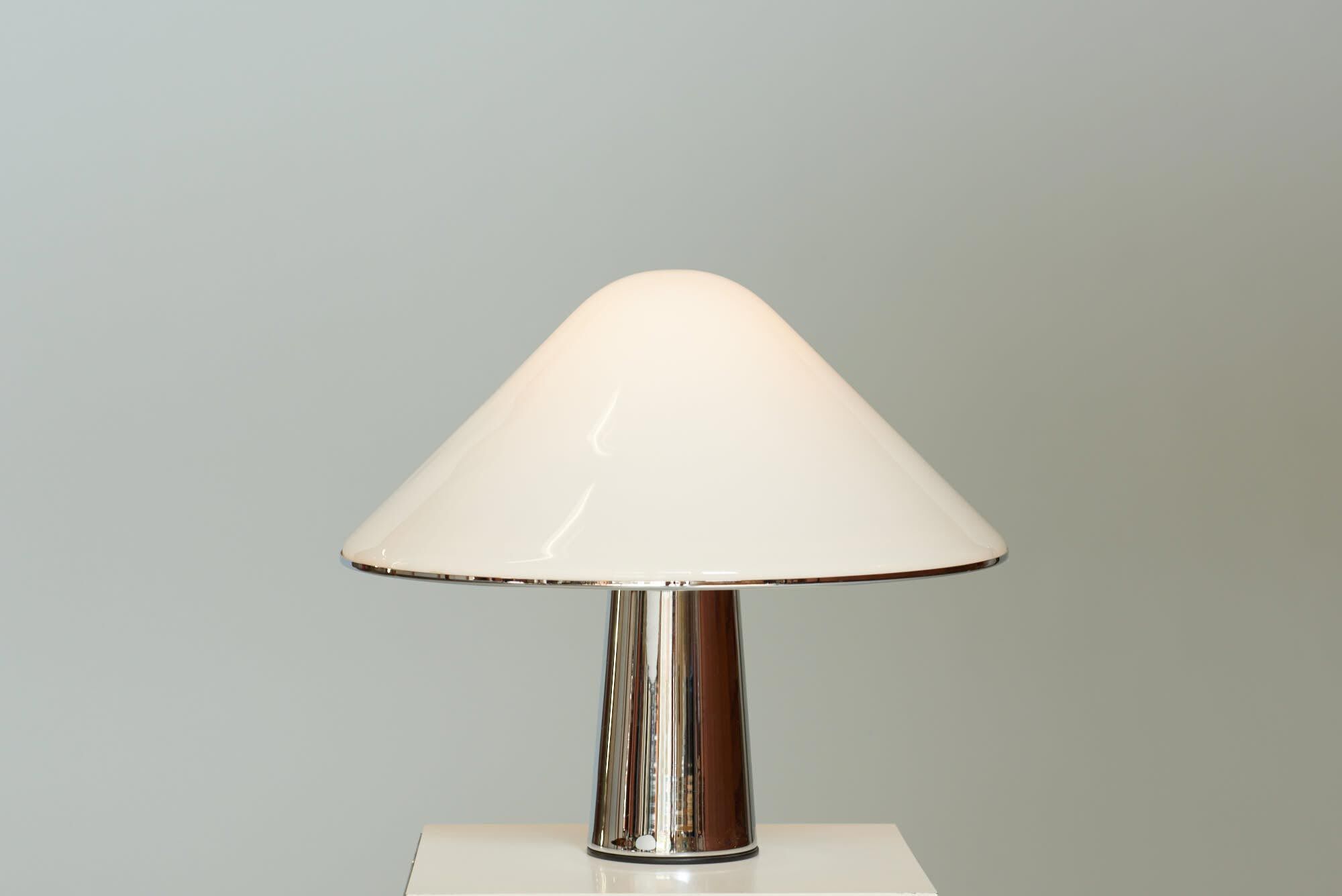 Design IGuzzini, Elpis table lamp
