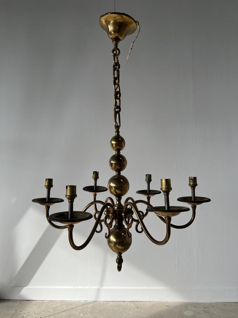 Small golden Dutch chandelier with 6 arms of light