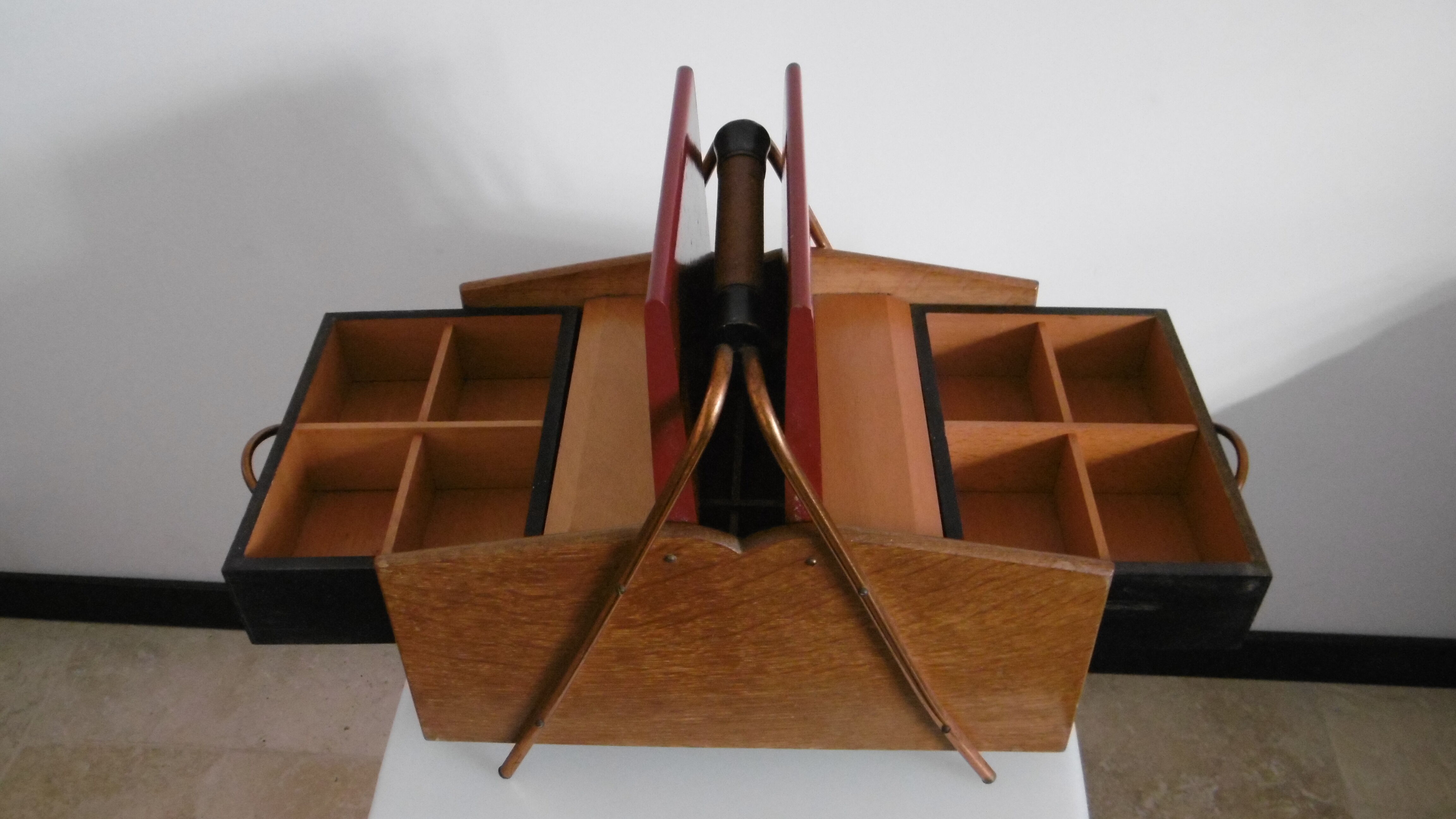 Two-color wood seamstress