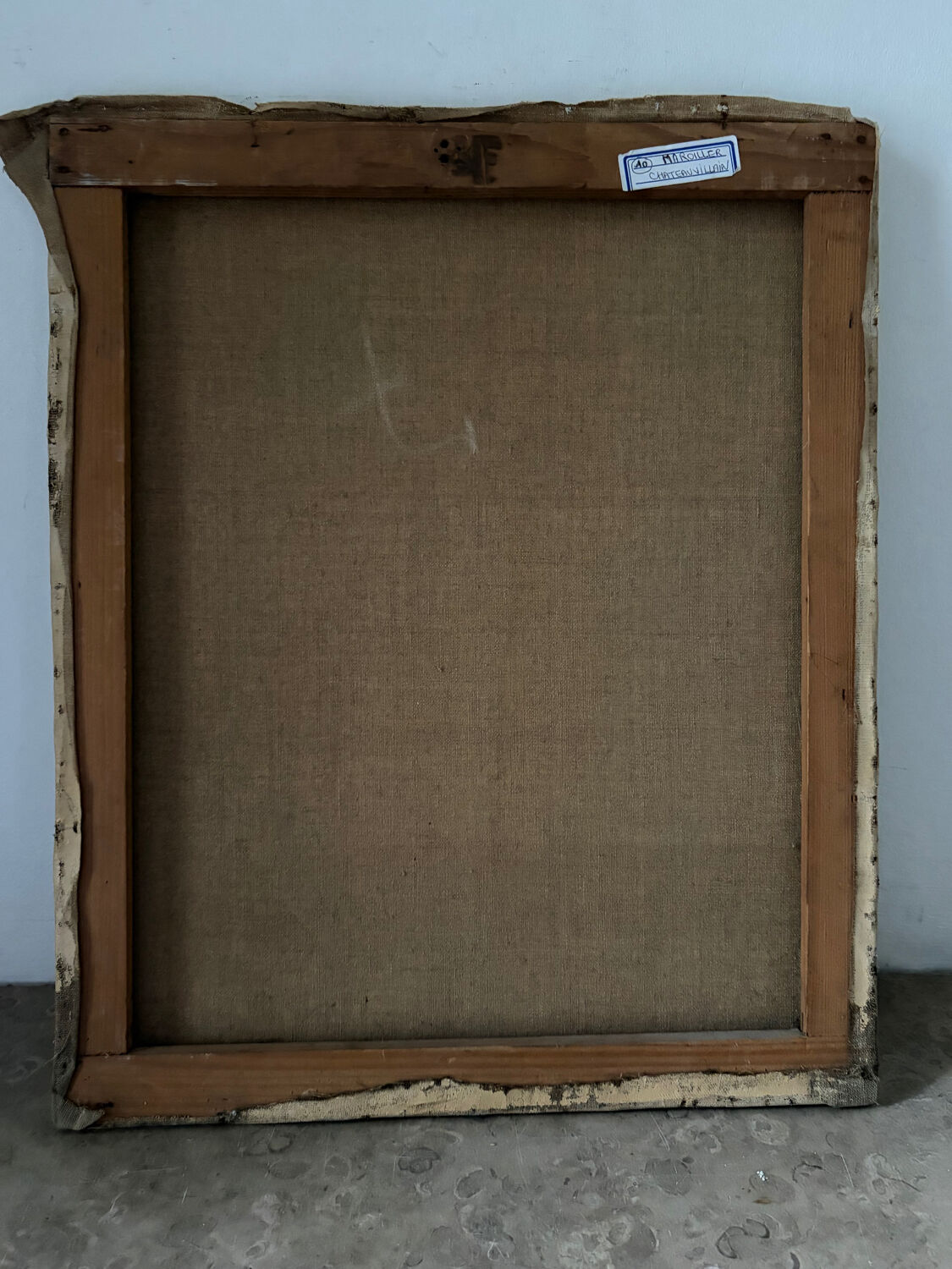 Country house with chickens, oil on canvas signed Perrot.