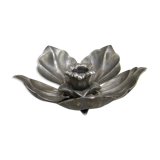 Flowers with removable ashtrays