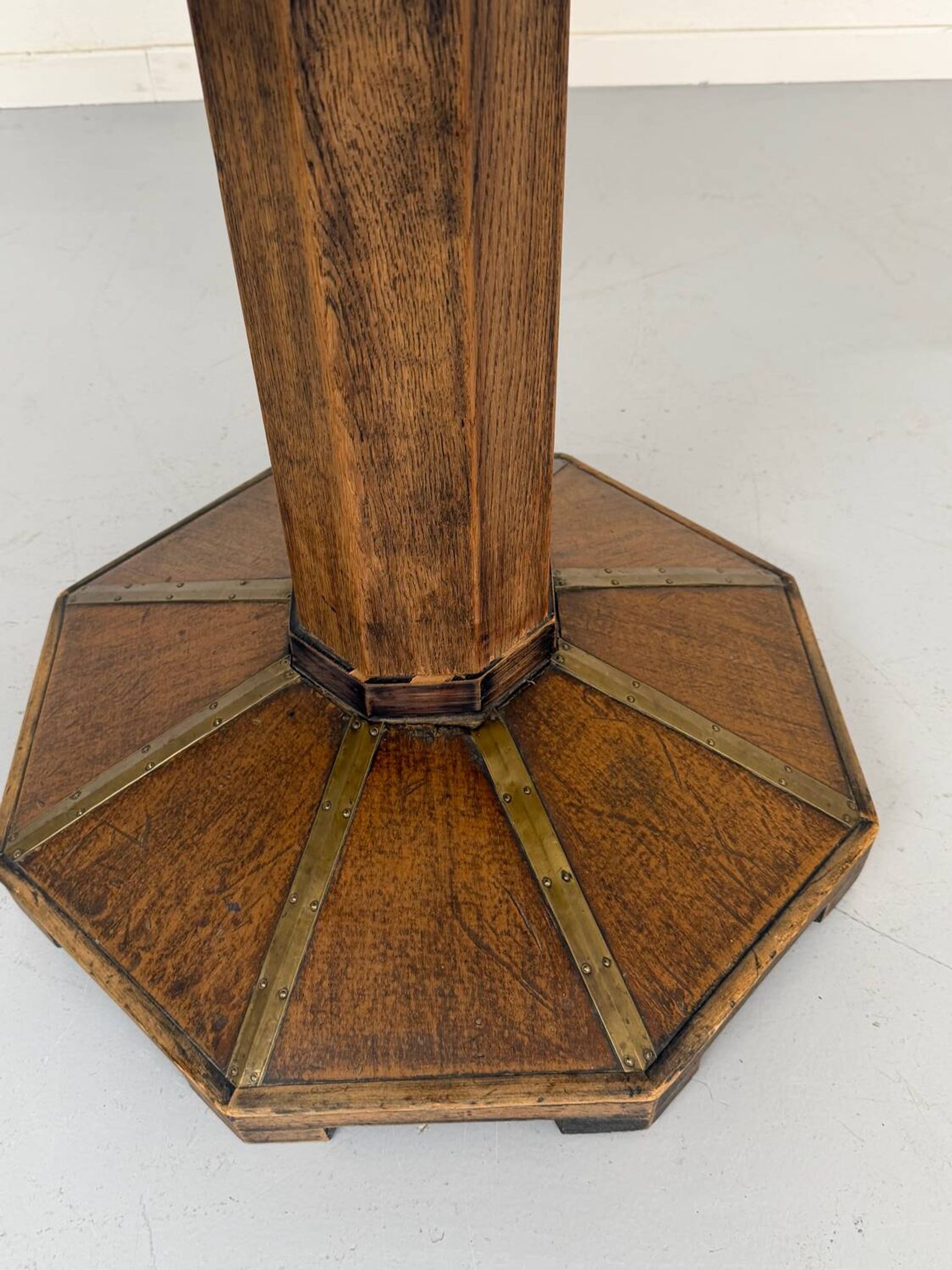 Ancienne table en bois de bistrot années 40/50 vintage finition laiton