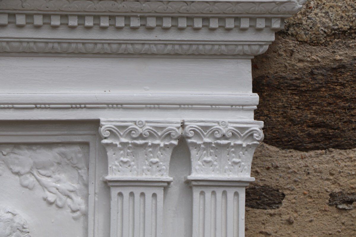 Bas-relief in plaster