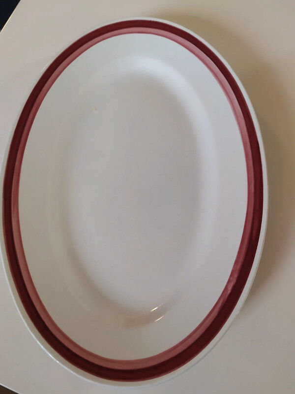 Montereau serving dishes
