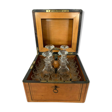 Cave a liqueur de style Charles X en placage de bois de citronnier XIX siècle