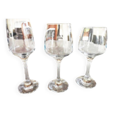 Old Service of 18 Transparent Design Stemmed Glasses