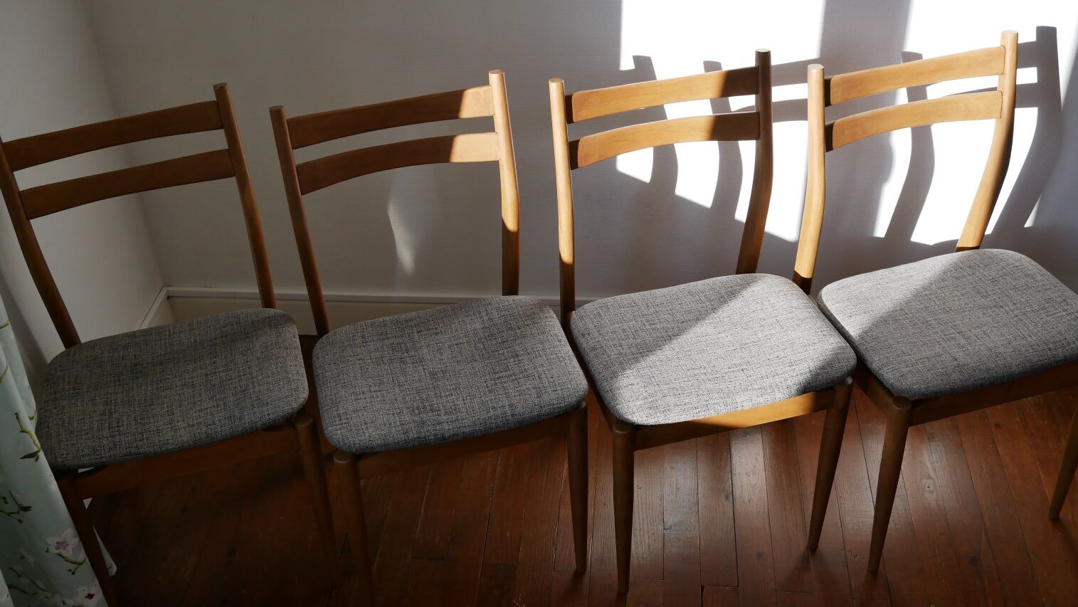 Set of four chairs scandinavian