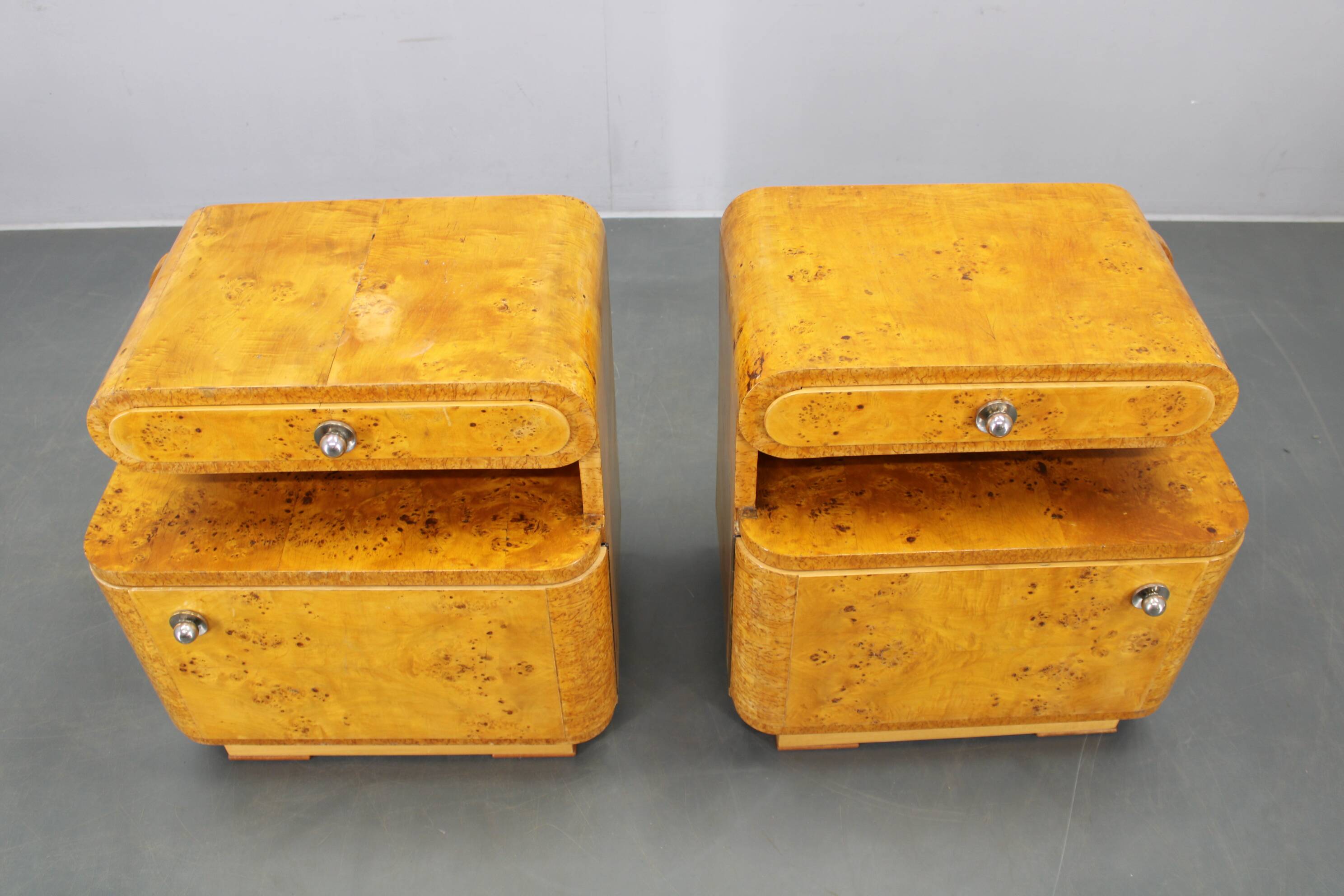 Pair of Art Deco burl wood nightstands, Czechoslovakia, 1940s
