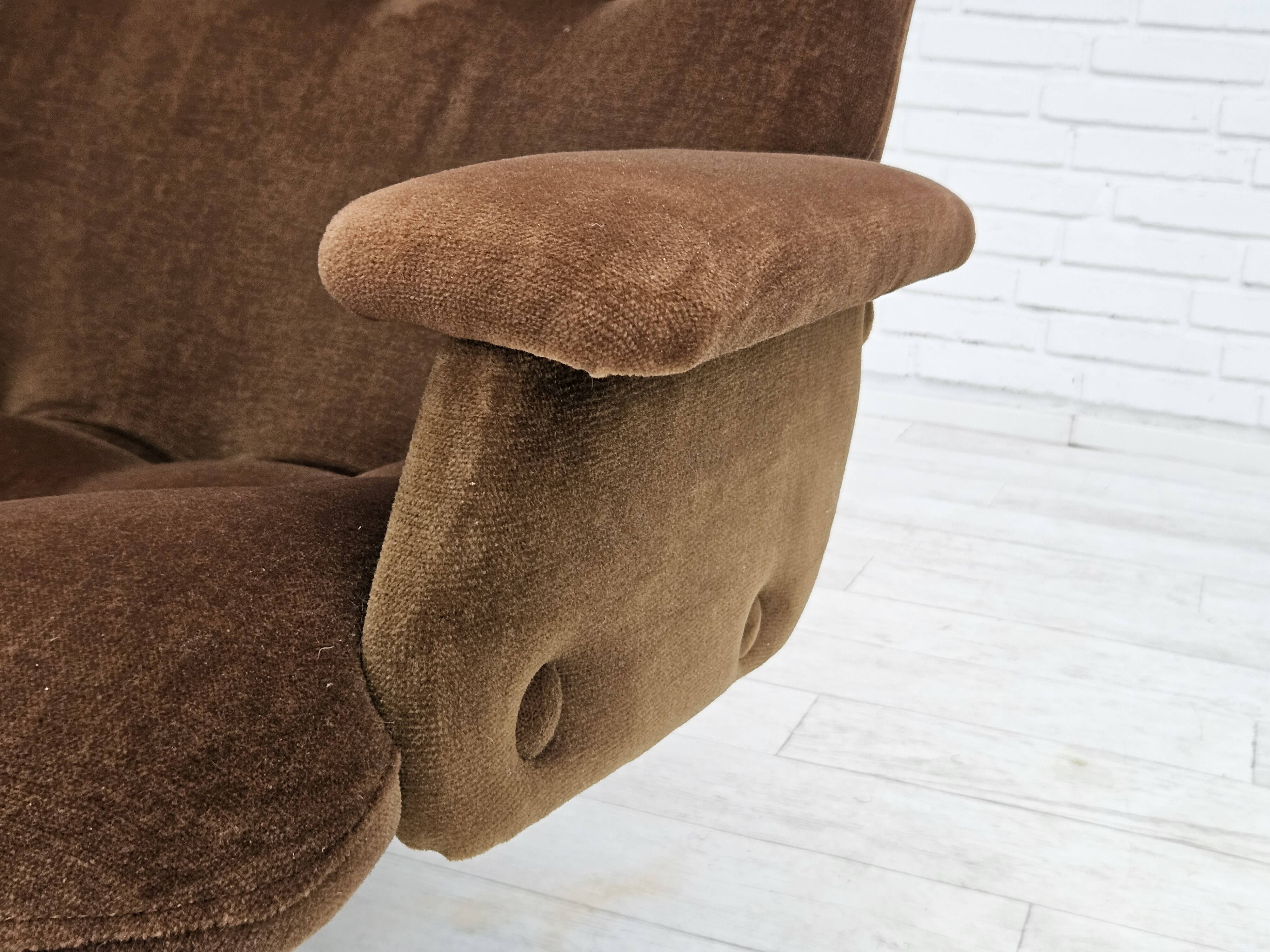 Années 1970, chaise pivotante scandinave vintage, velours, état d'origine.