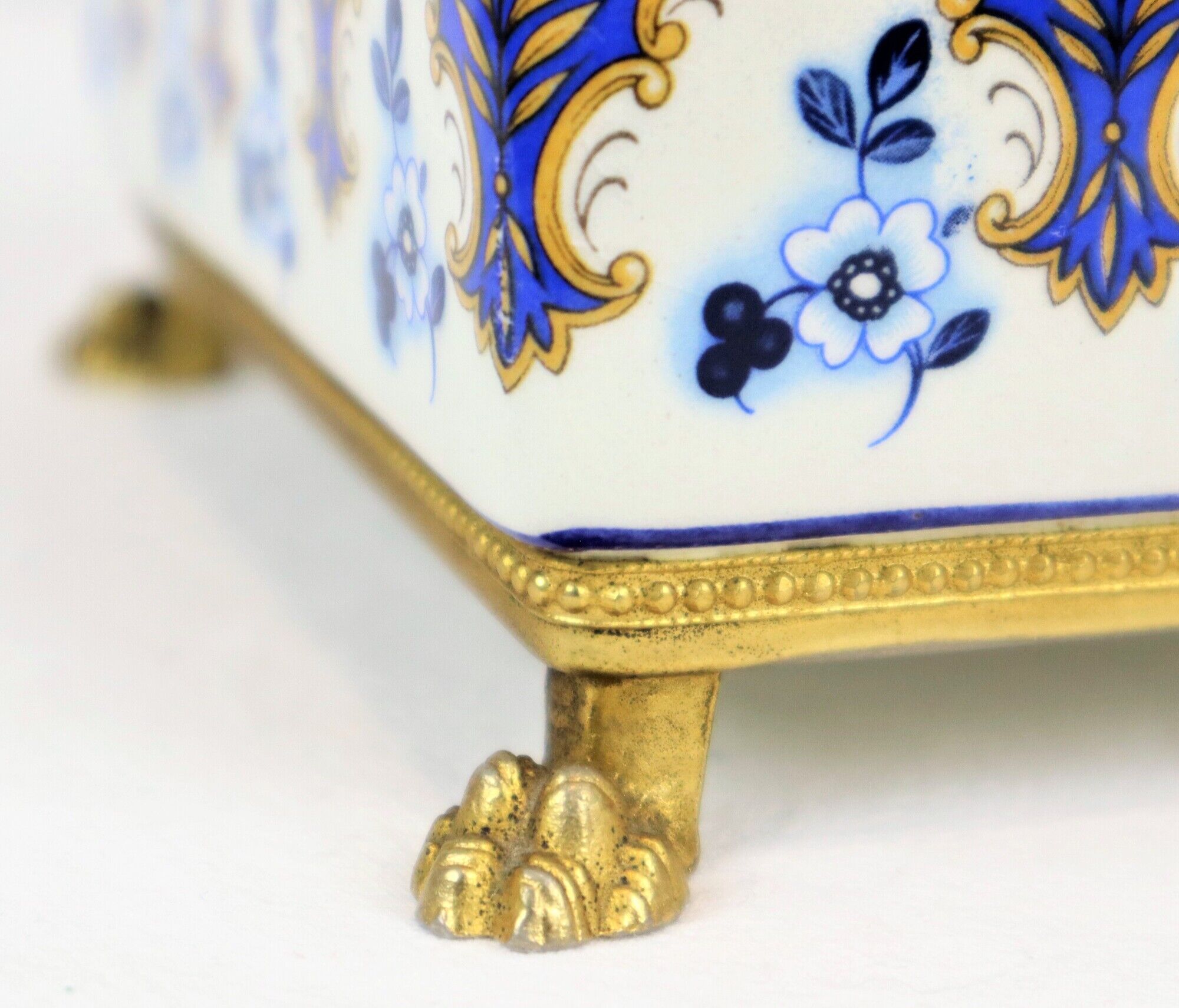 Florentine mtc box jewelery trinket italian hand painted claw feet 15cm