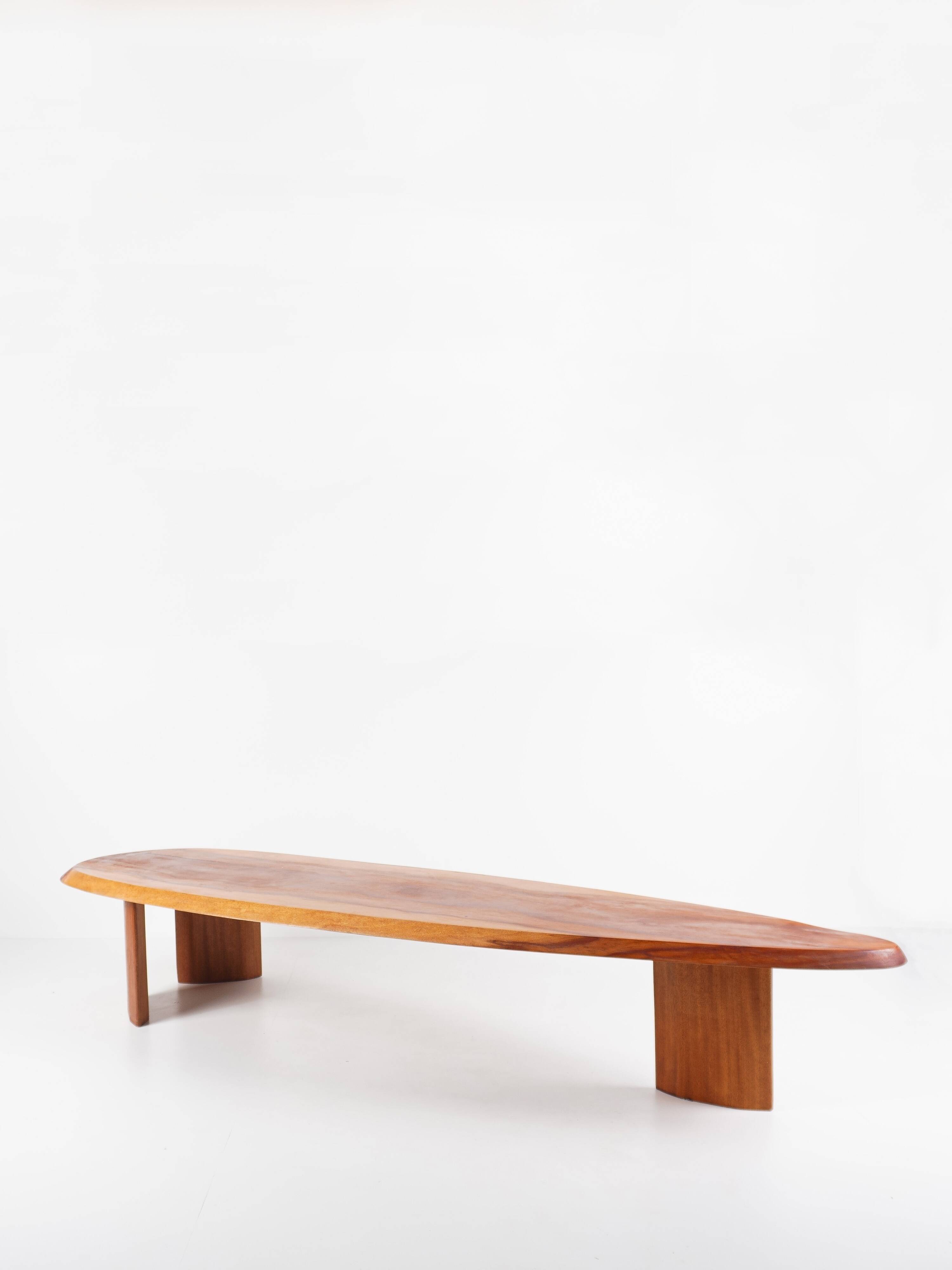 Travail français - table basse bois forme libre