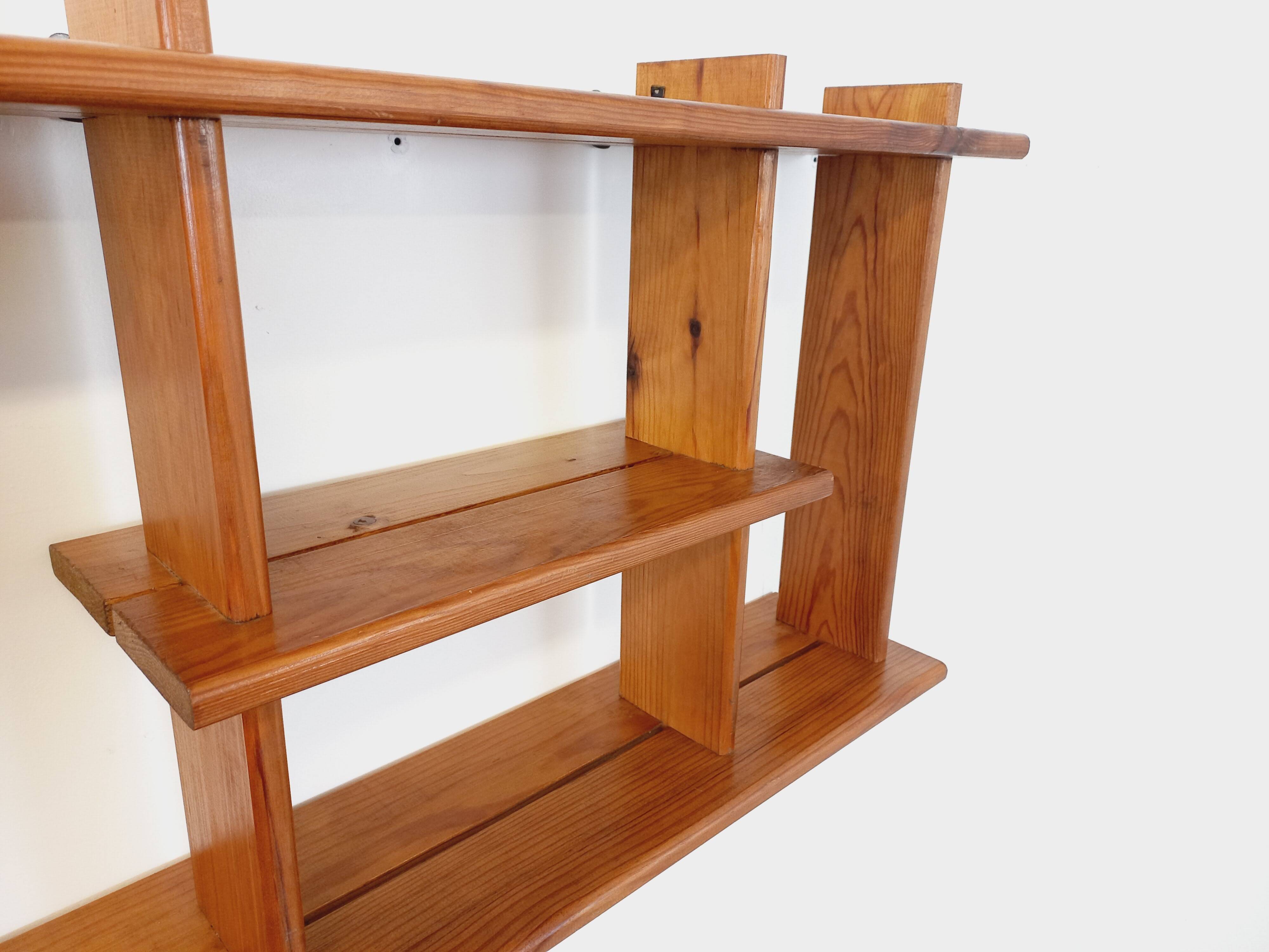 Etagère murale en pin vintage style Maison Regain des années 80
