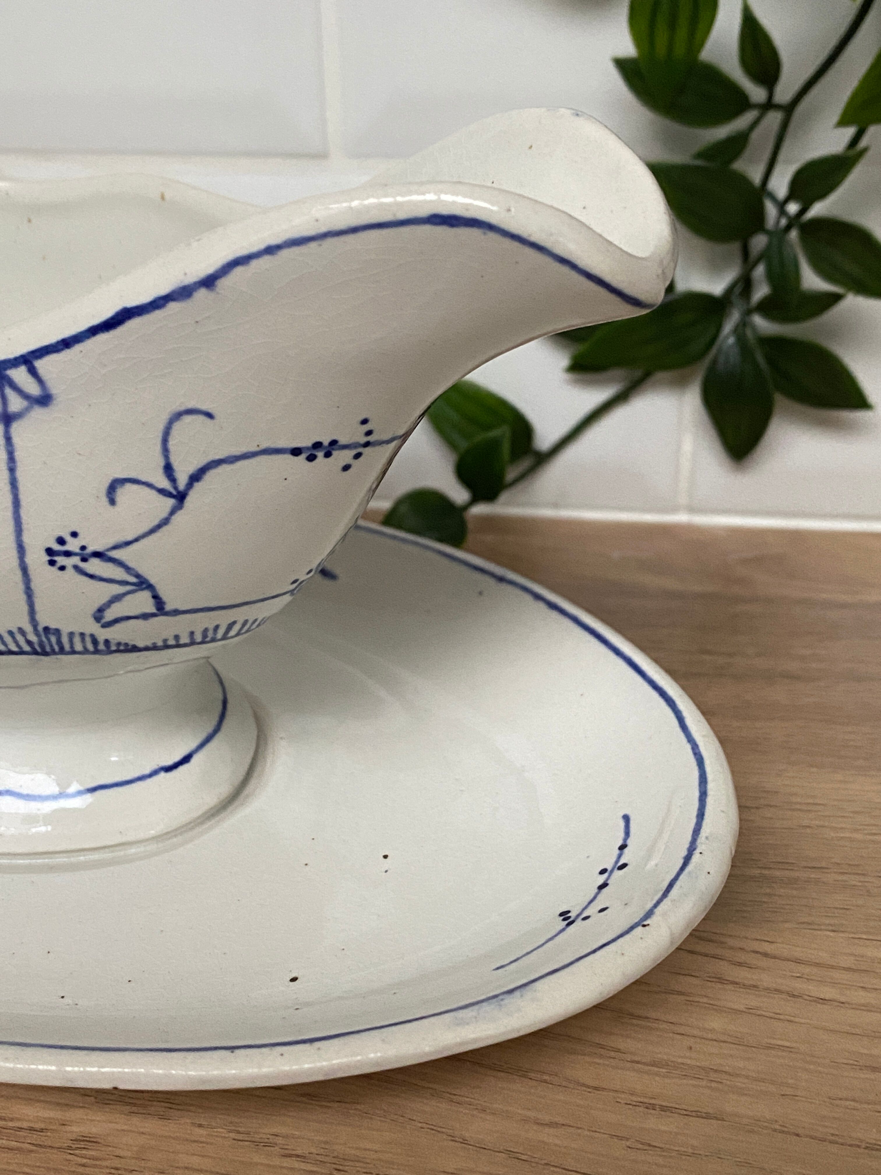 Sauce boat on dormant AMC Belgium