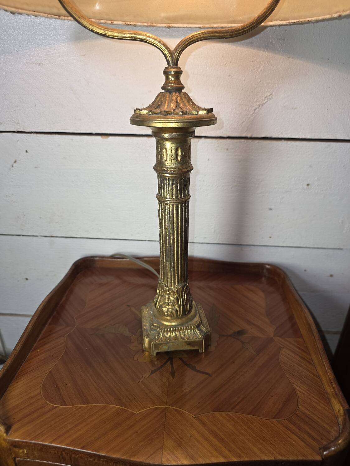 Empire style lamp in gilded bronze from the 19th century.