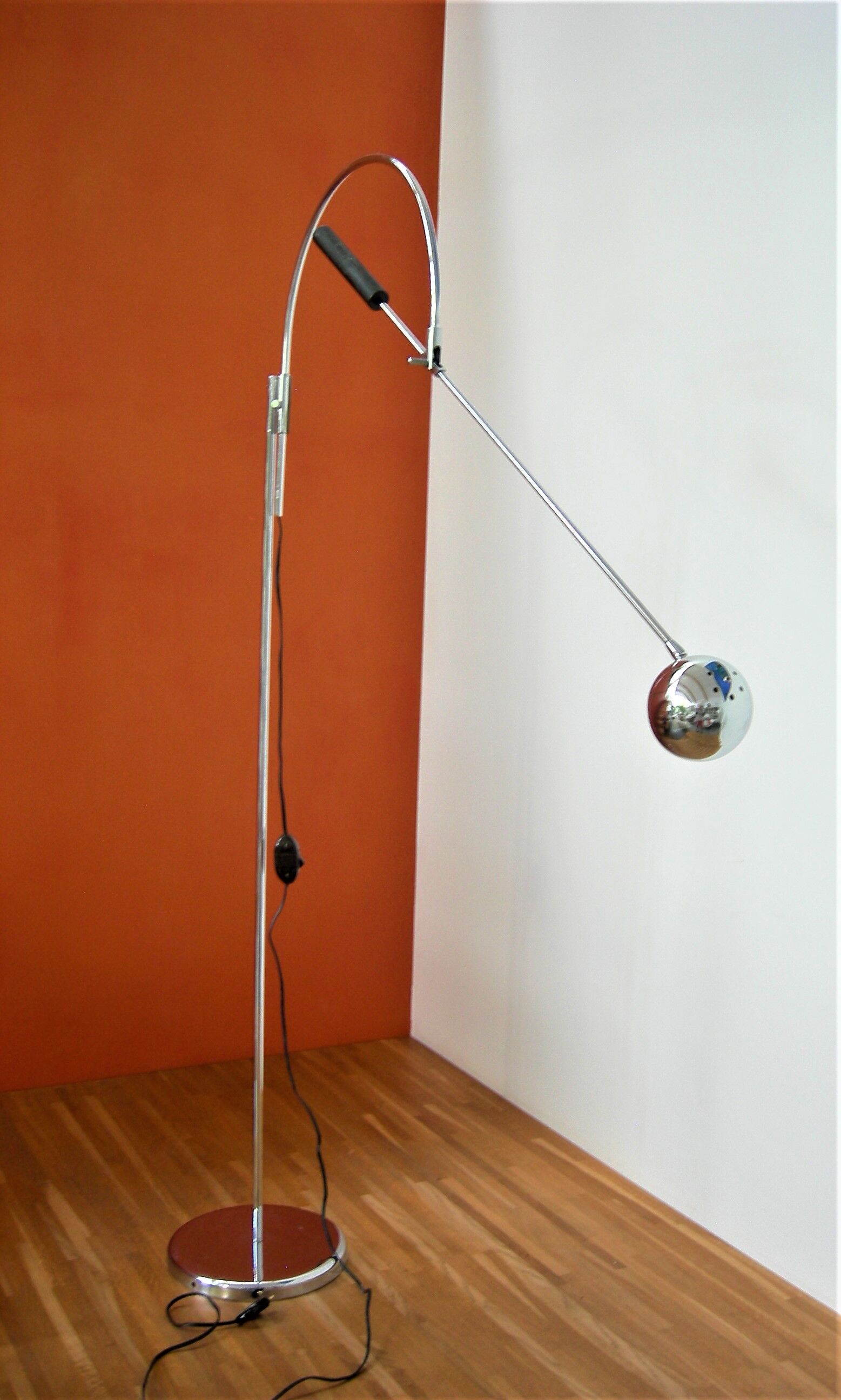 Robert Sonneman's Orbiter lamppost