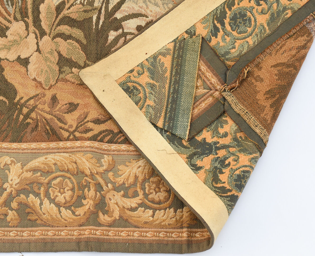 Tapestry depicting birds in the park of a castle