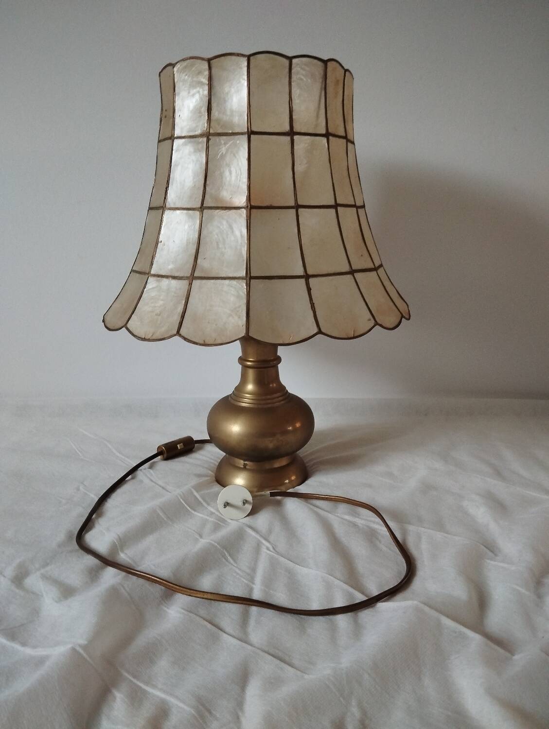 Mother-of-pearl brass pagoda lamp