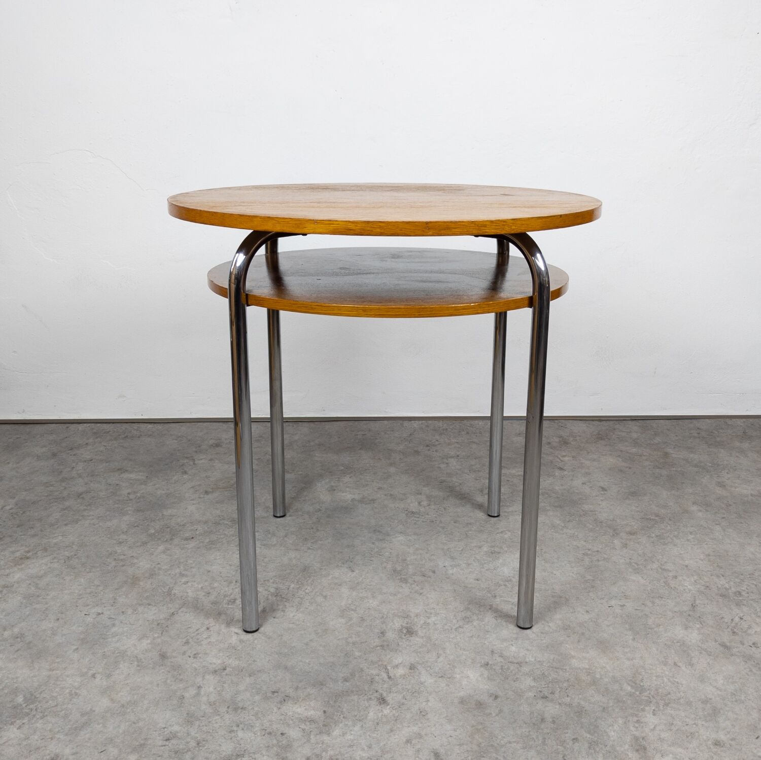 Table Bauhaus en tube d'acier par Petr Vichr