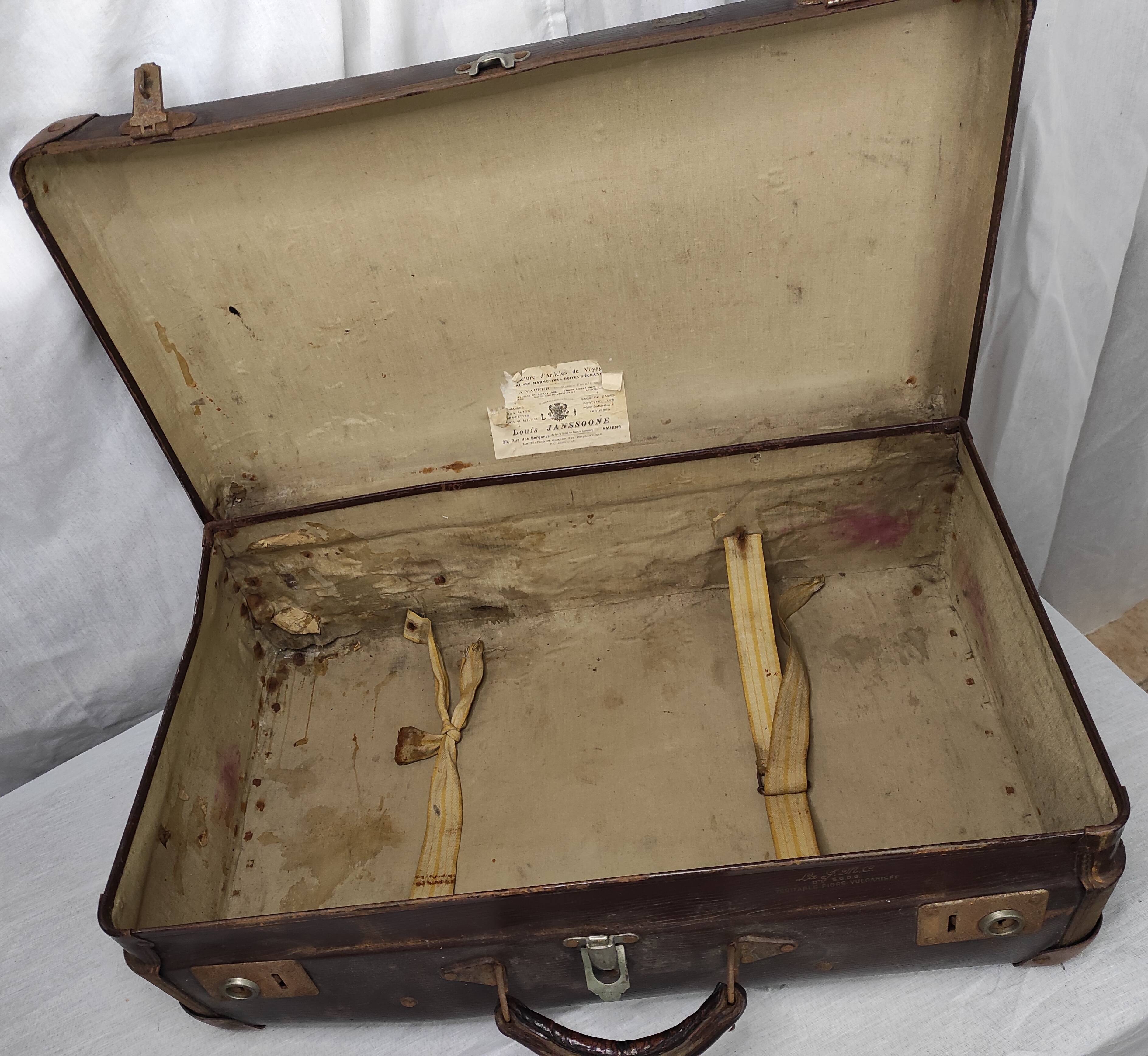 Old suitcase 40s / 50s