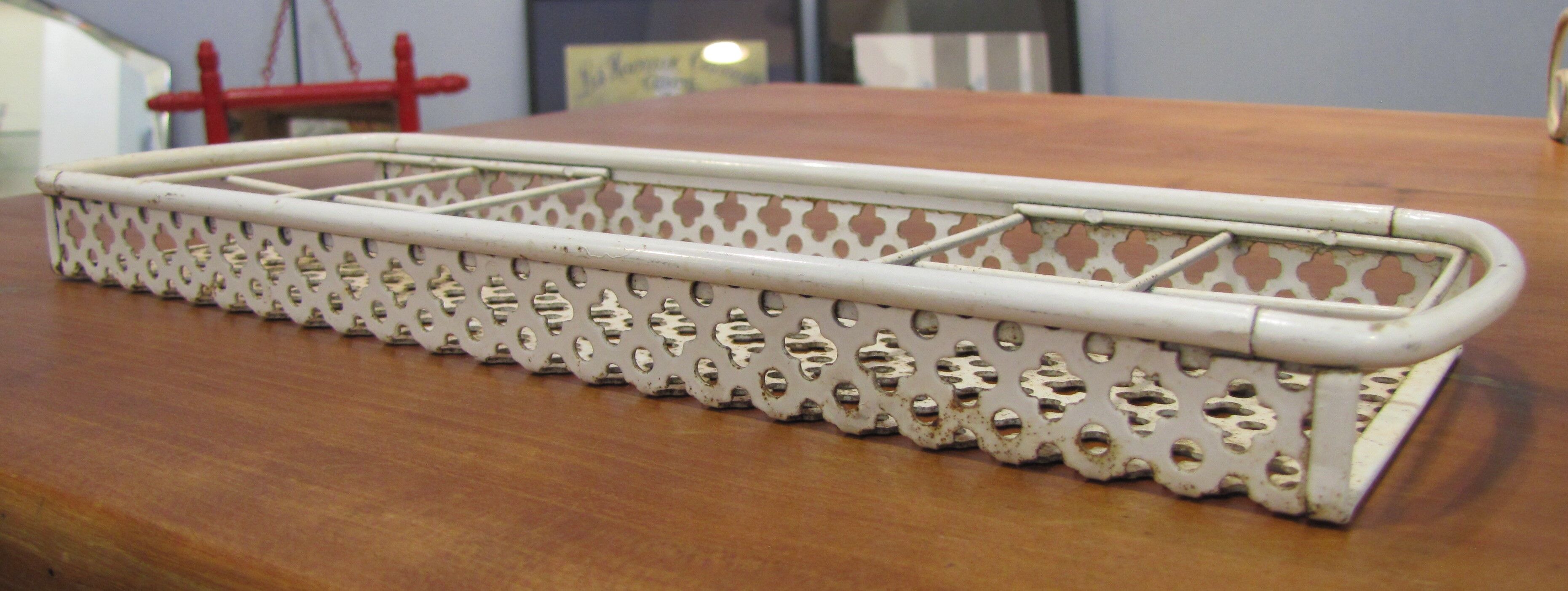 Mathieu Matégot glasses support