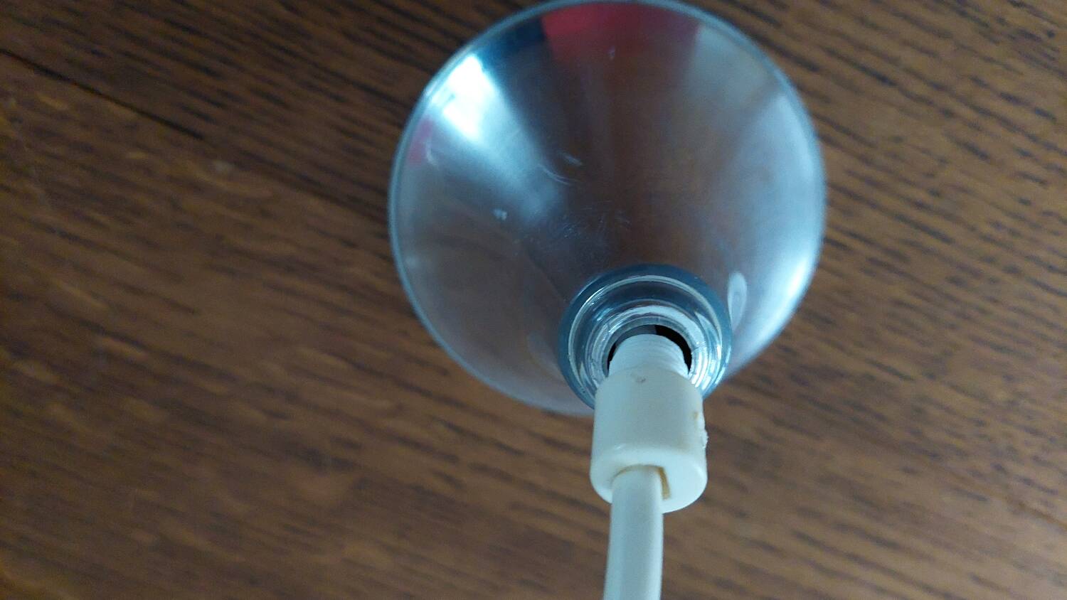 Suspension en perspex