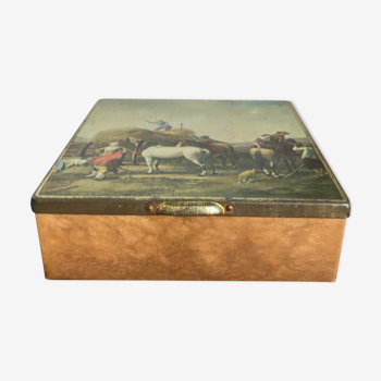 Horseshoe box