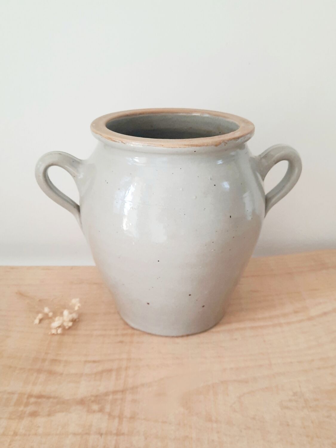 Stoneware jug pot