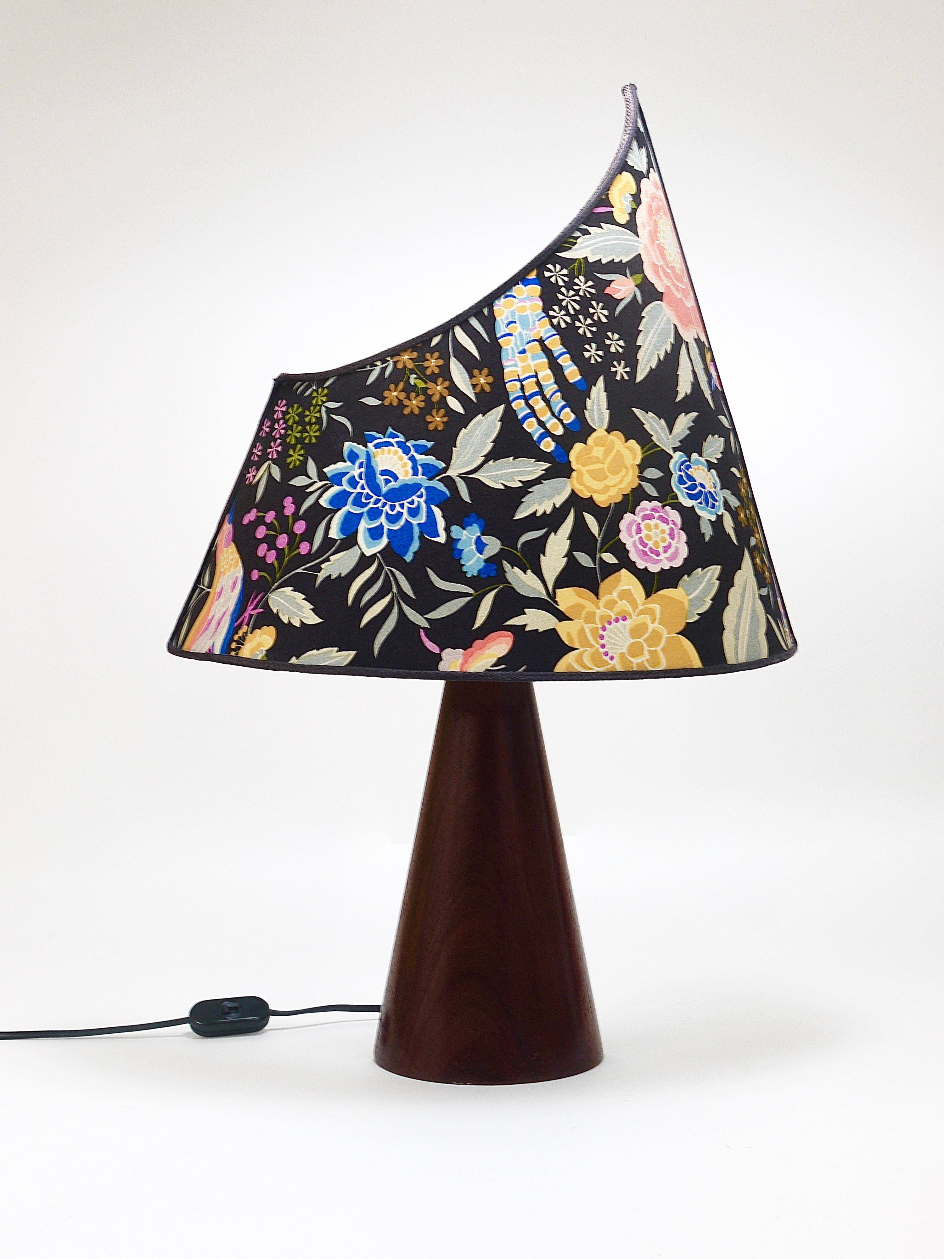 A pair of post-modern Missoni table lamps by Massimo Valloto, Italy, 1980s.