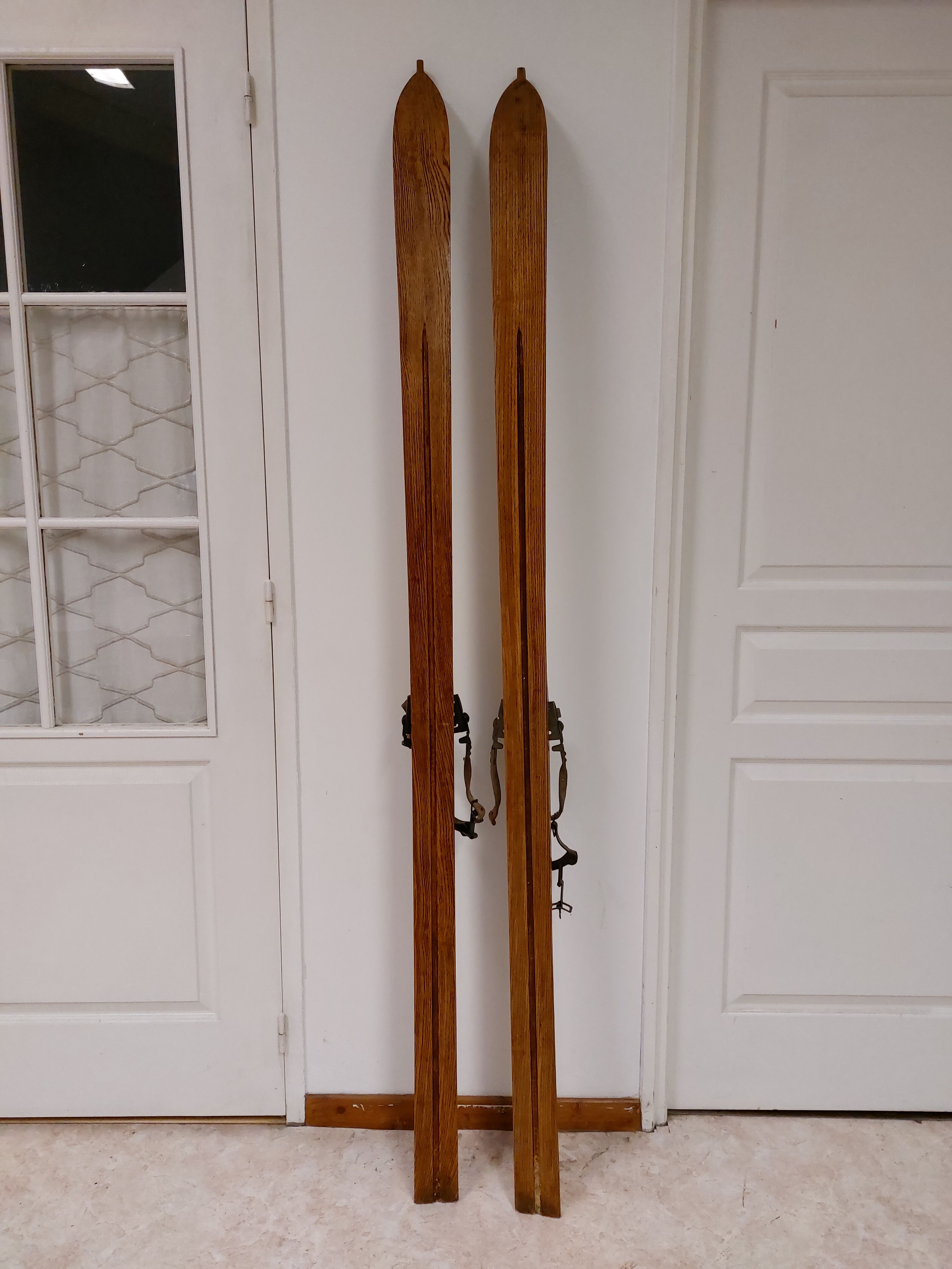 Pair of old wooden skis 195 cm