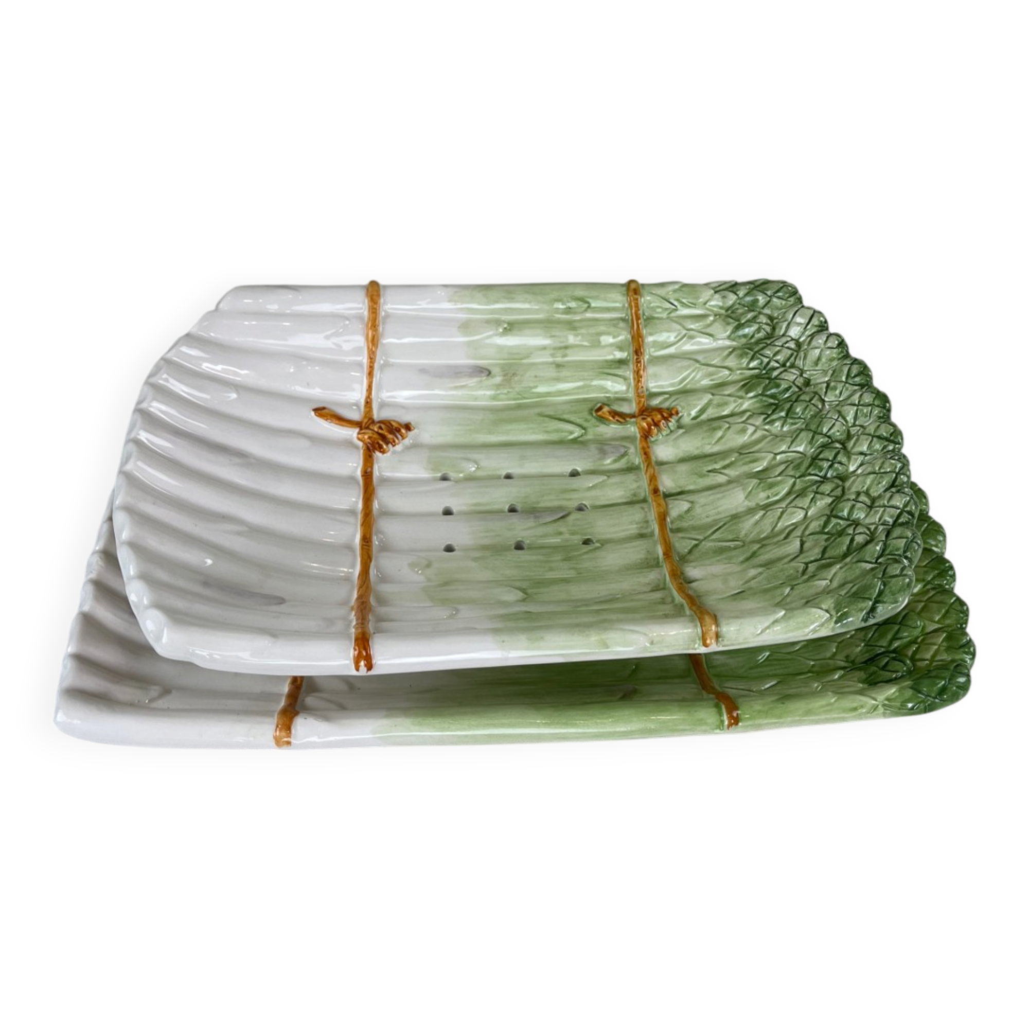 Asparagus dish in earthenware