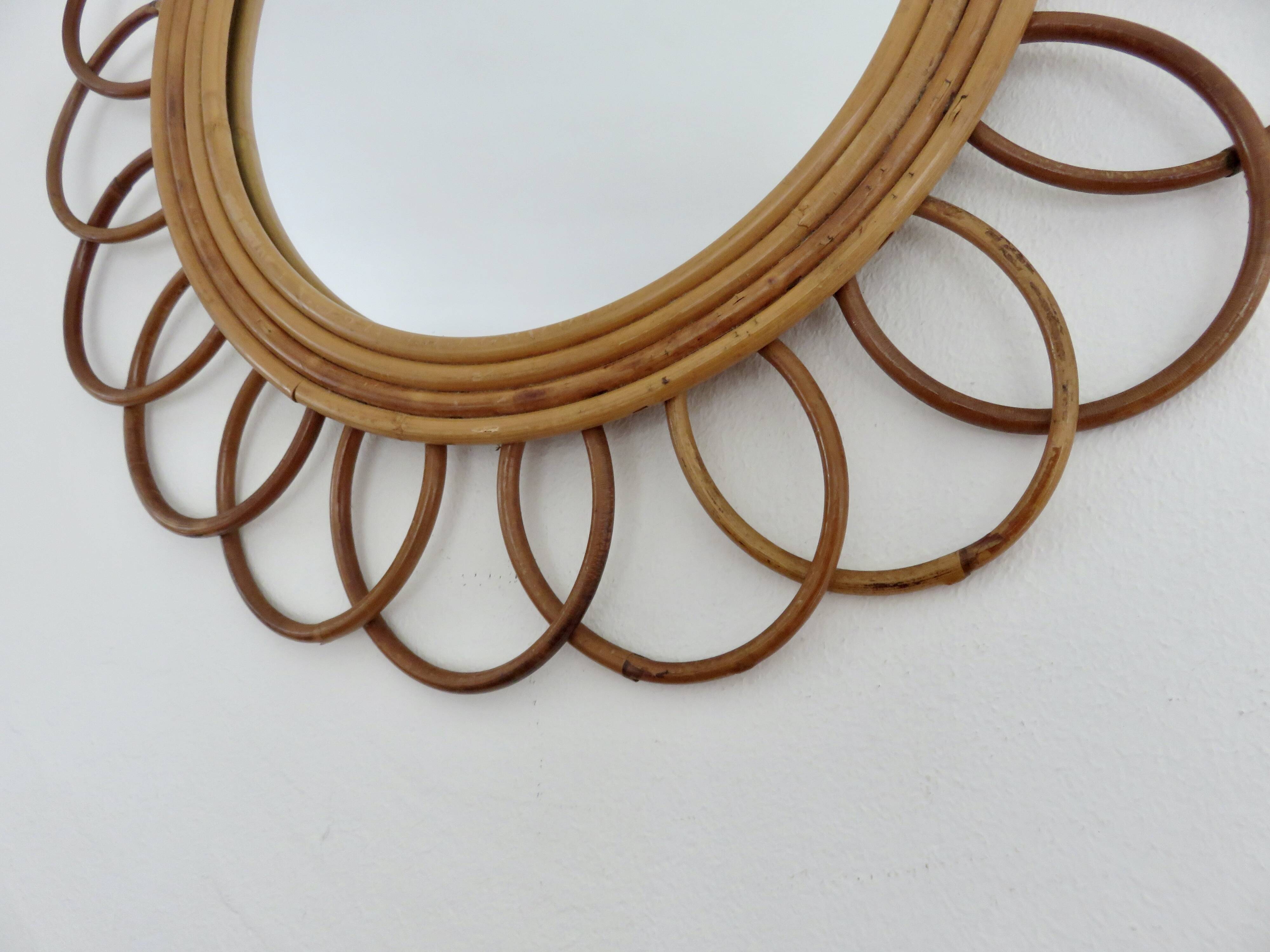 Authentic "flower" mirror in rattan and bamboo, 1960s 70s.