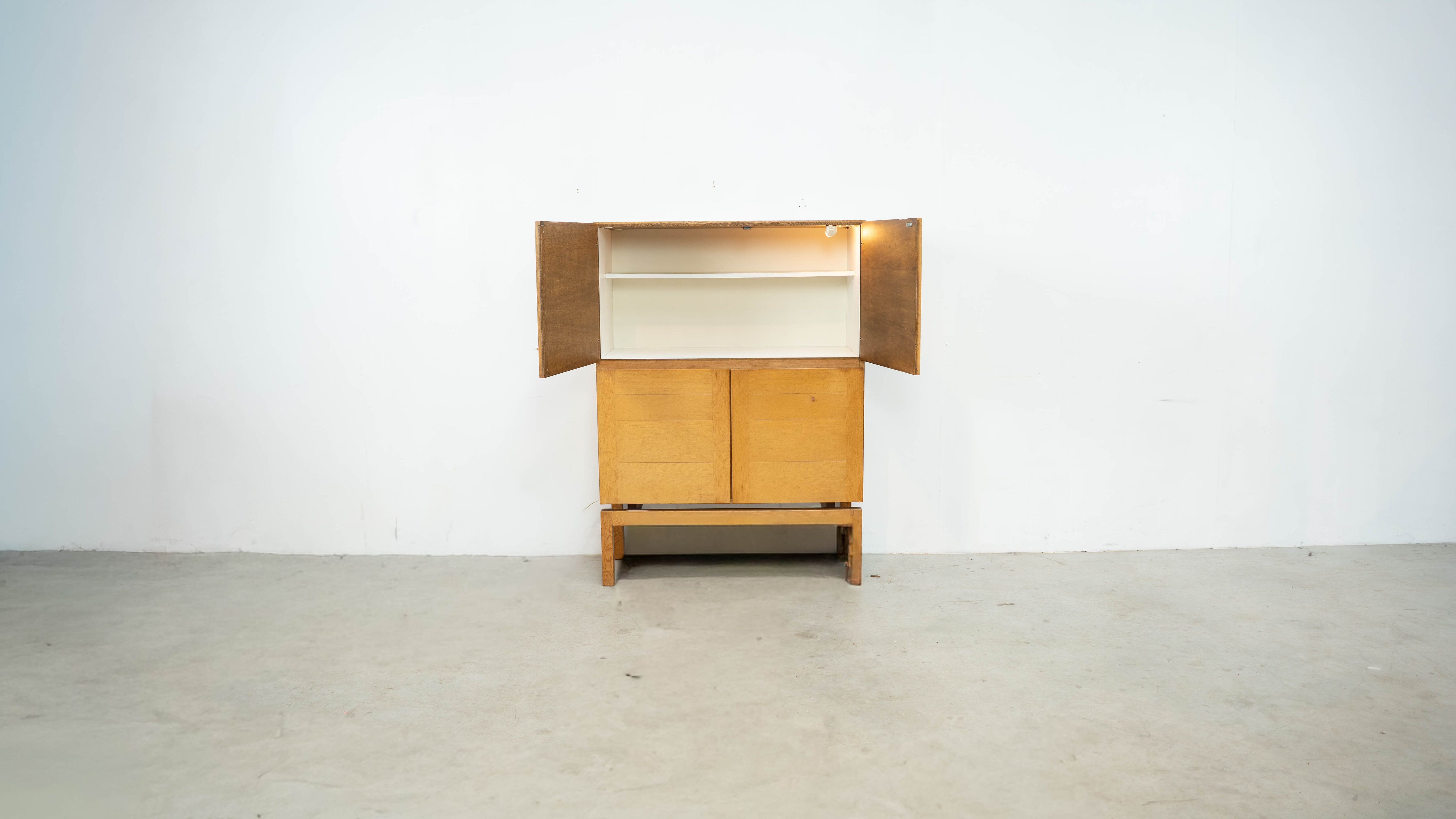 Belgian "Vanda" highboard