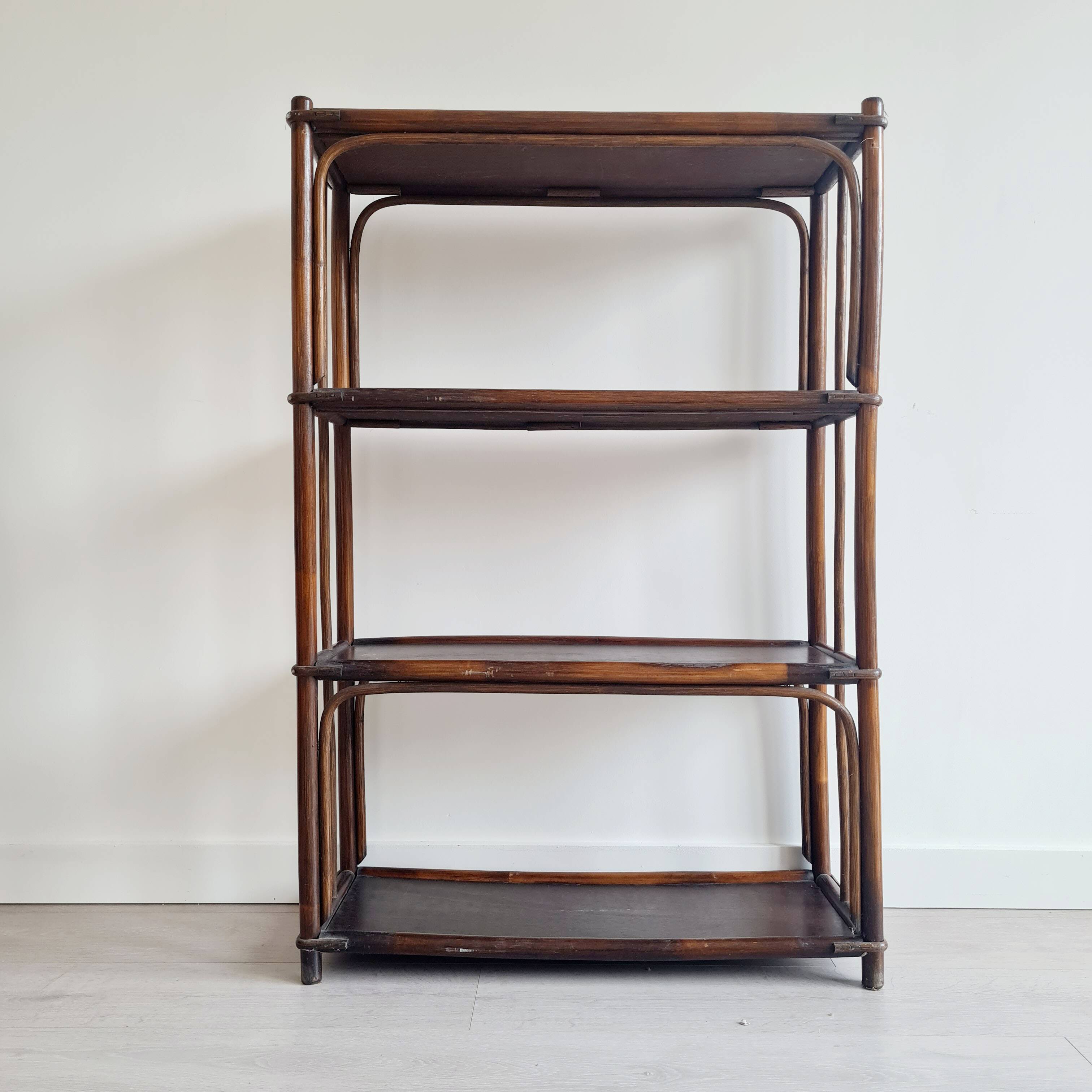 Etagère, bibliothèque en bois et rotin